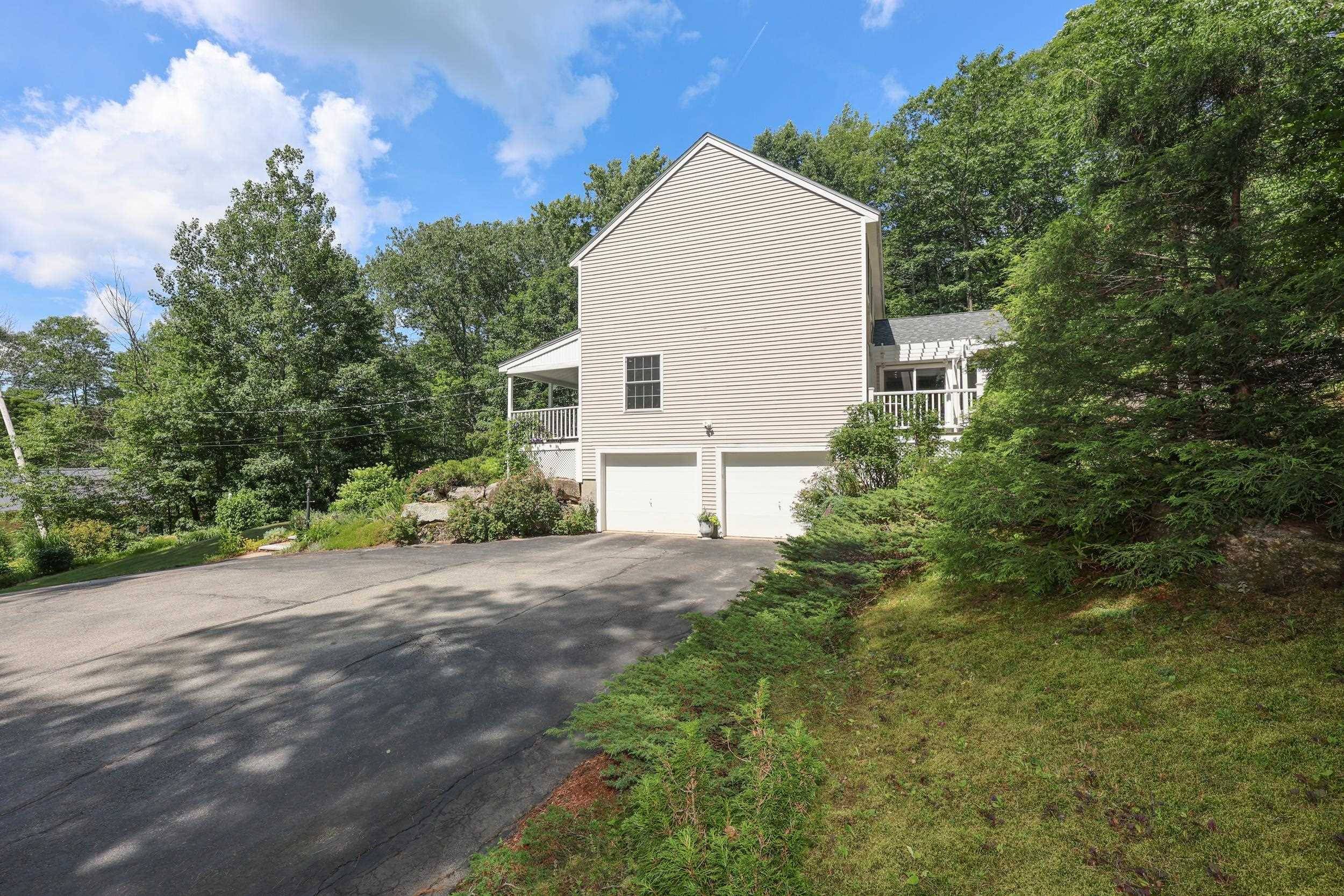 New Boston, NH 03070,307 Middle Branch RD