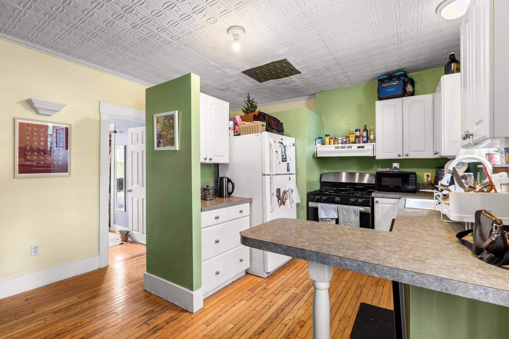 89 4Th ST Manchester, NH 03102