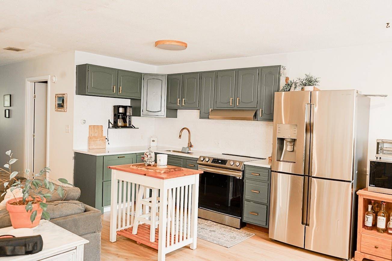 Laconia, NH 03246,57 Union AVE #106
