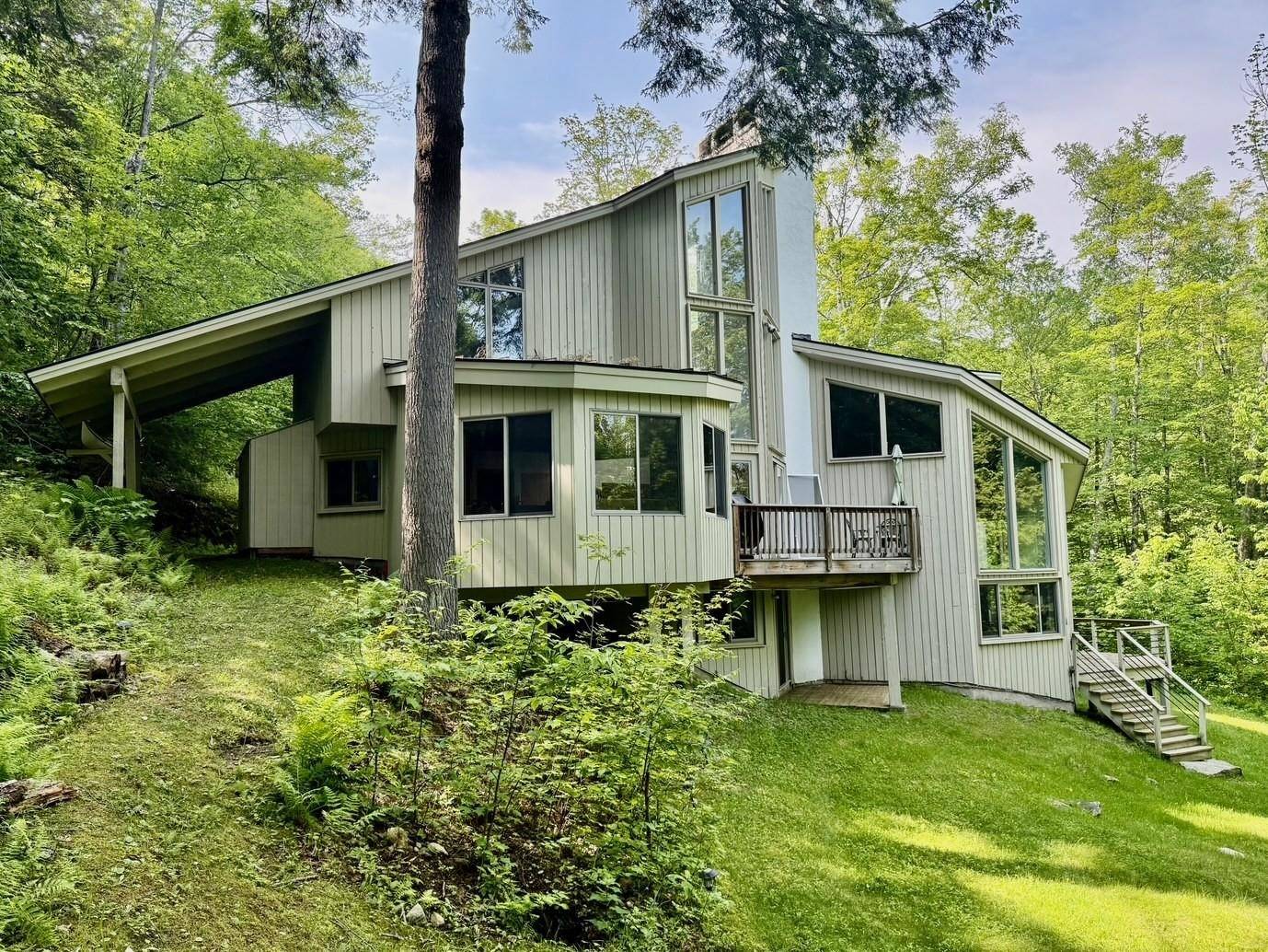 Londonderry, VT 05148,389 Howard Hill RD