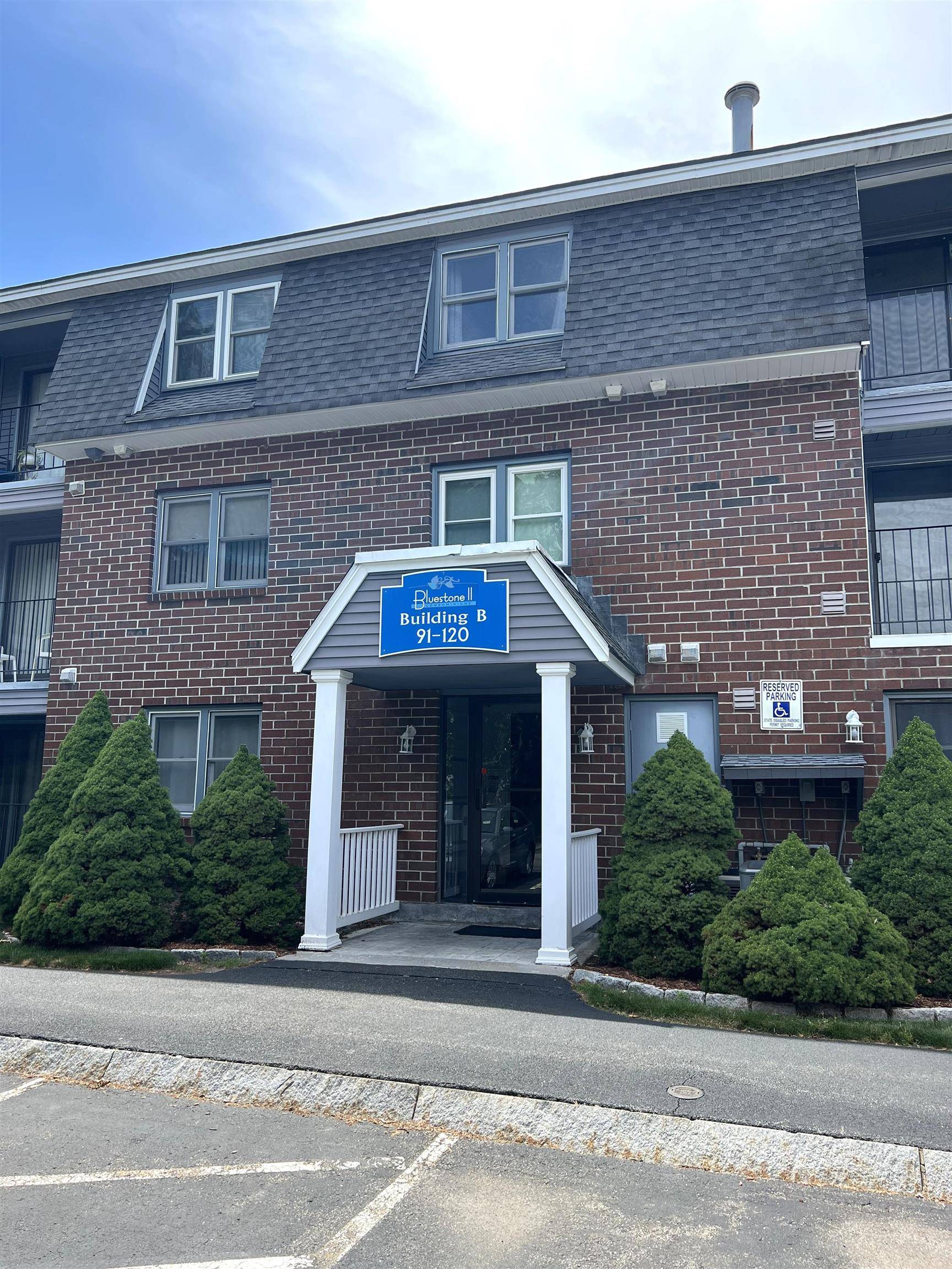 Nashua, NH 03060,116 Bluestone DR