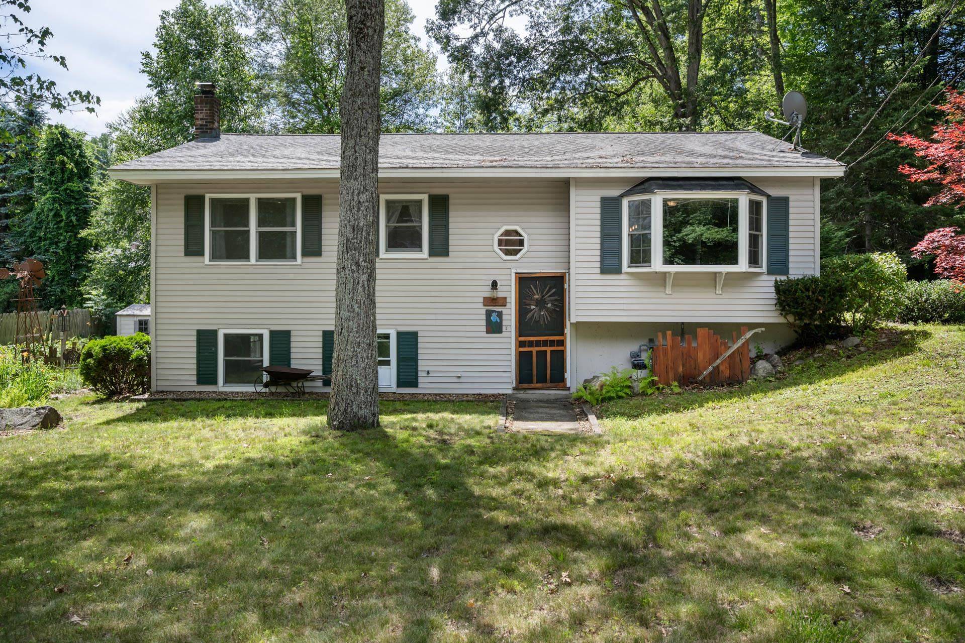 Merrimack, NH 03054,16 Jo Ellen DR