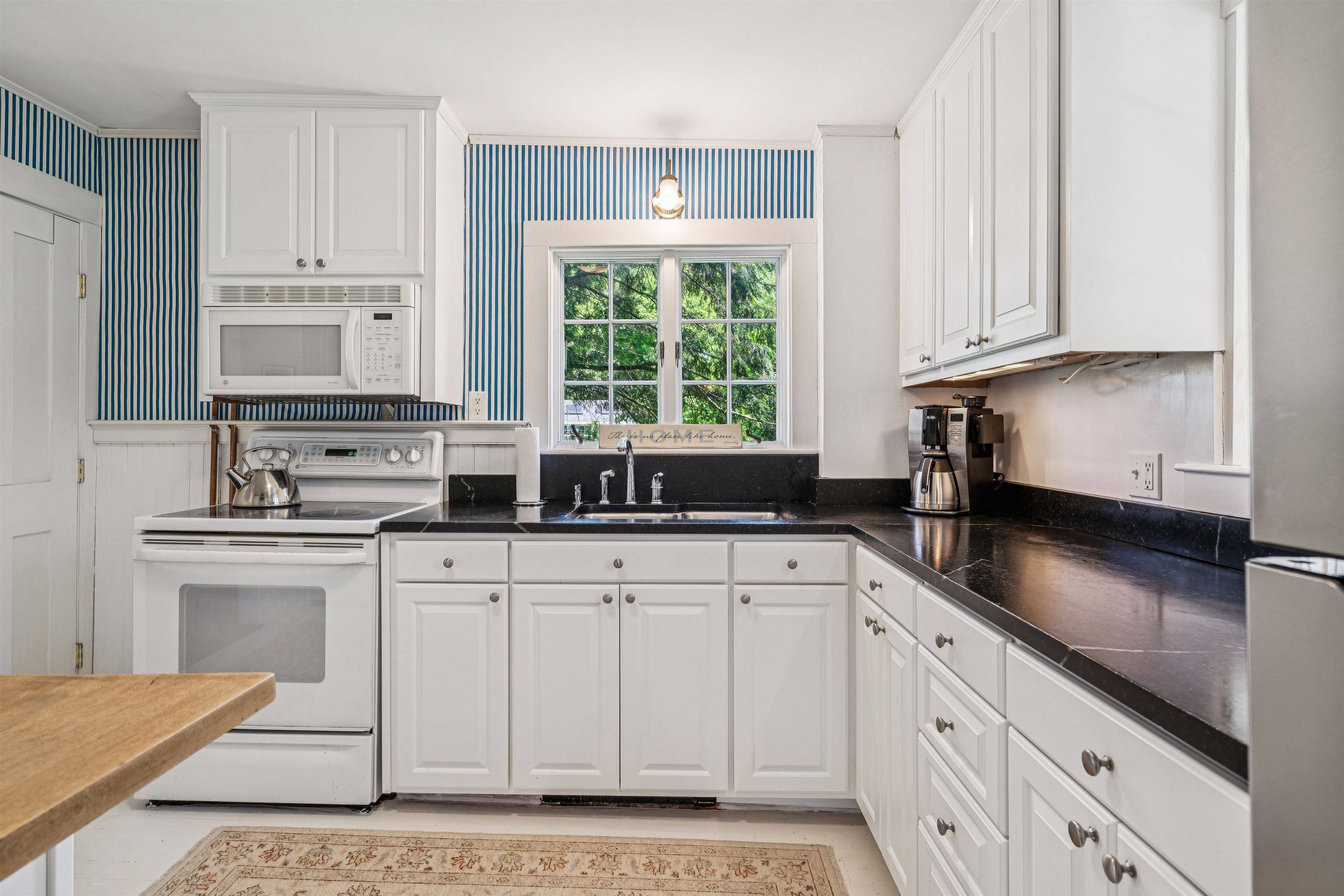 Woodstock, VT 05091,40 Pomfret RD
