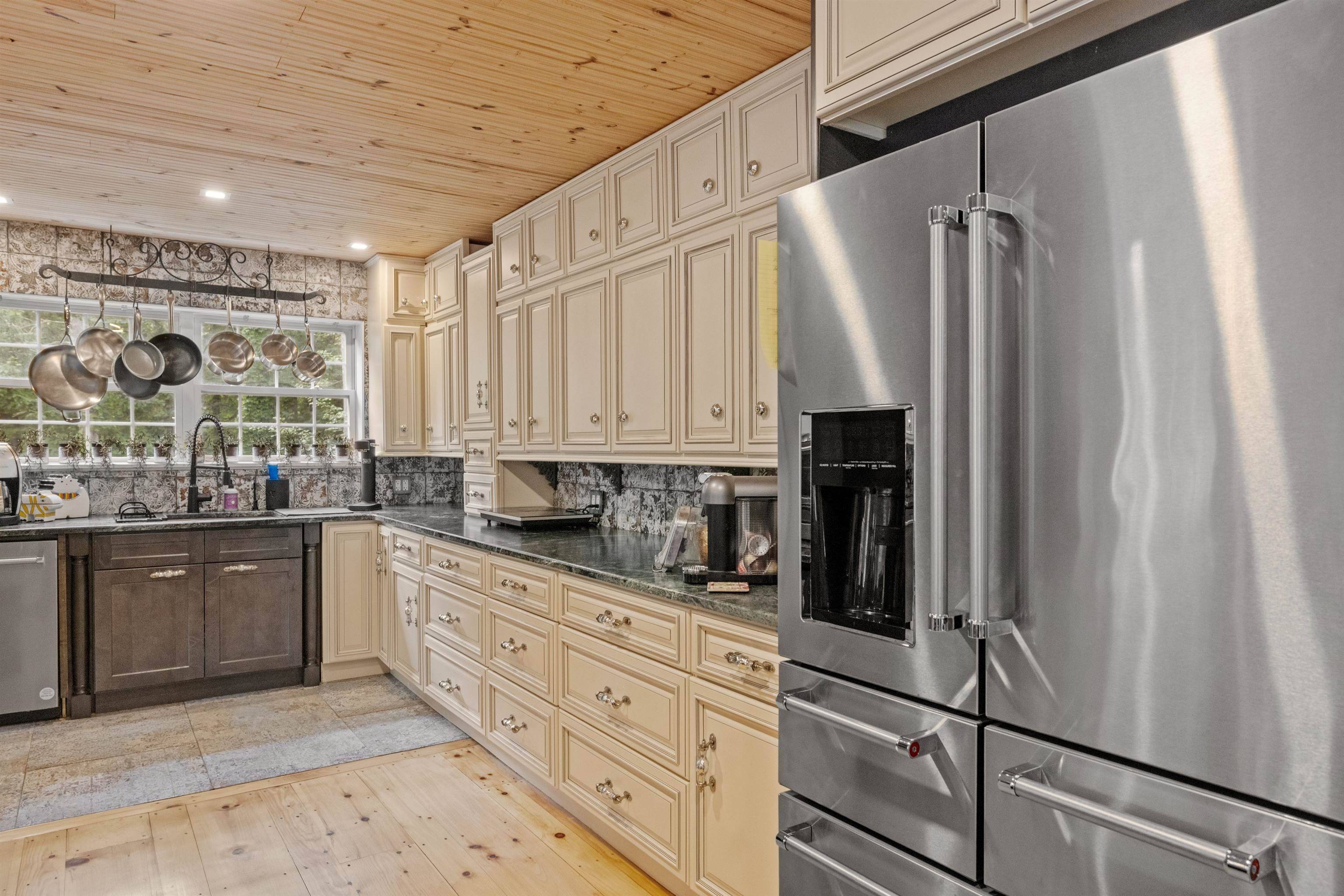 Brookline, NH 03033,15 Pepperell RD