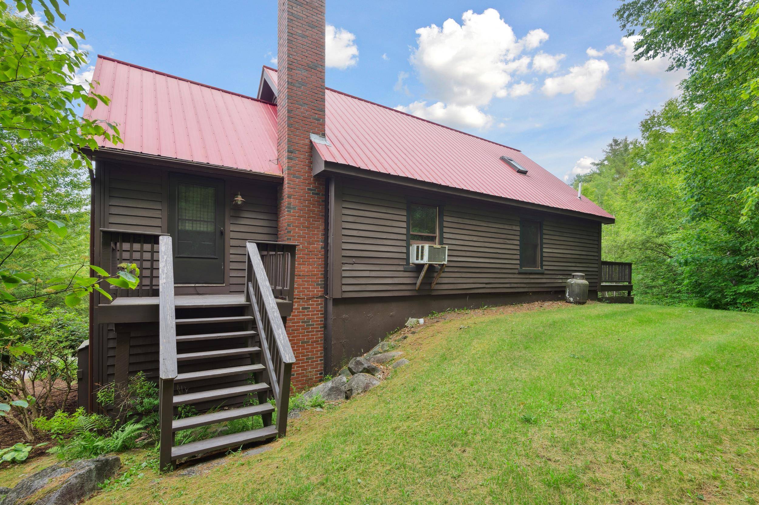 Littleton, NH 03561,99 Girard RD