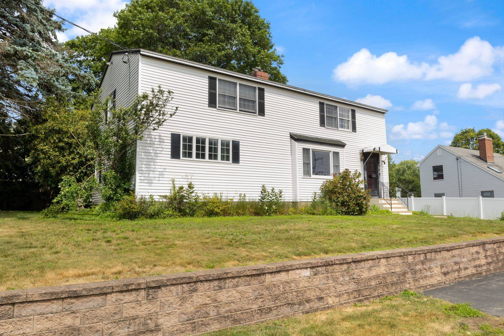 Portsmouth, NH 03801,260 Meadow RD