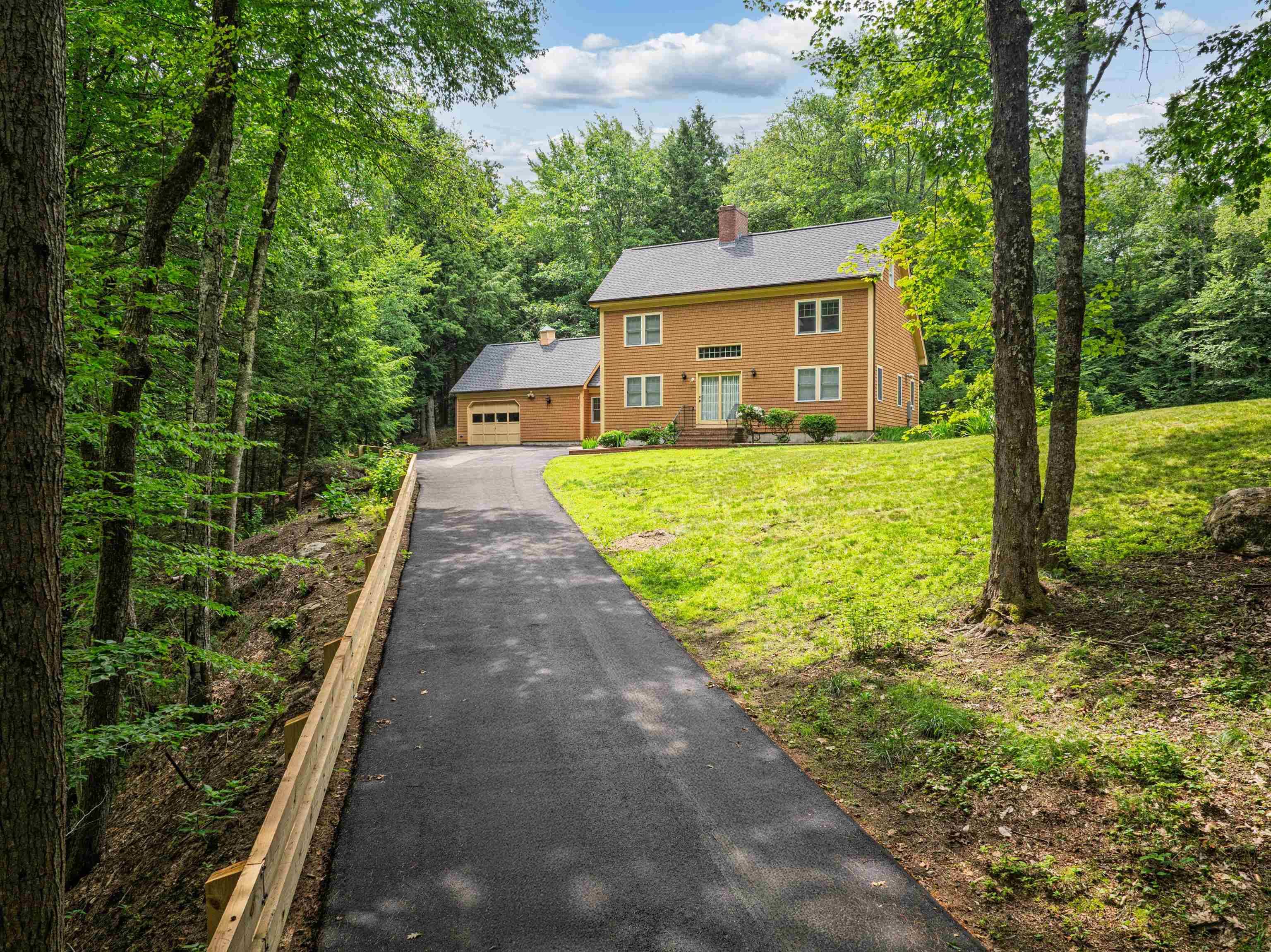 Farmington, NH 03835,174 Reservoir RD