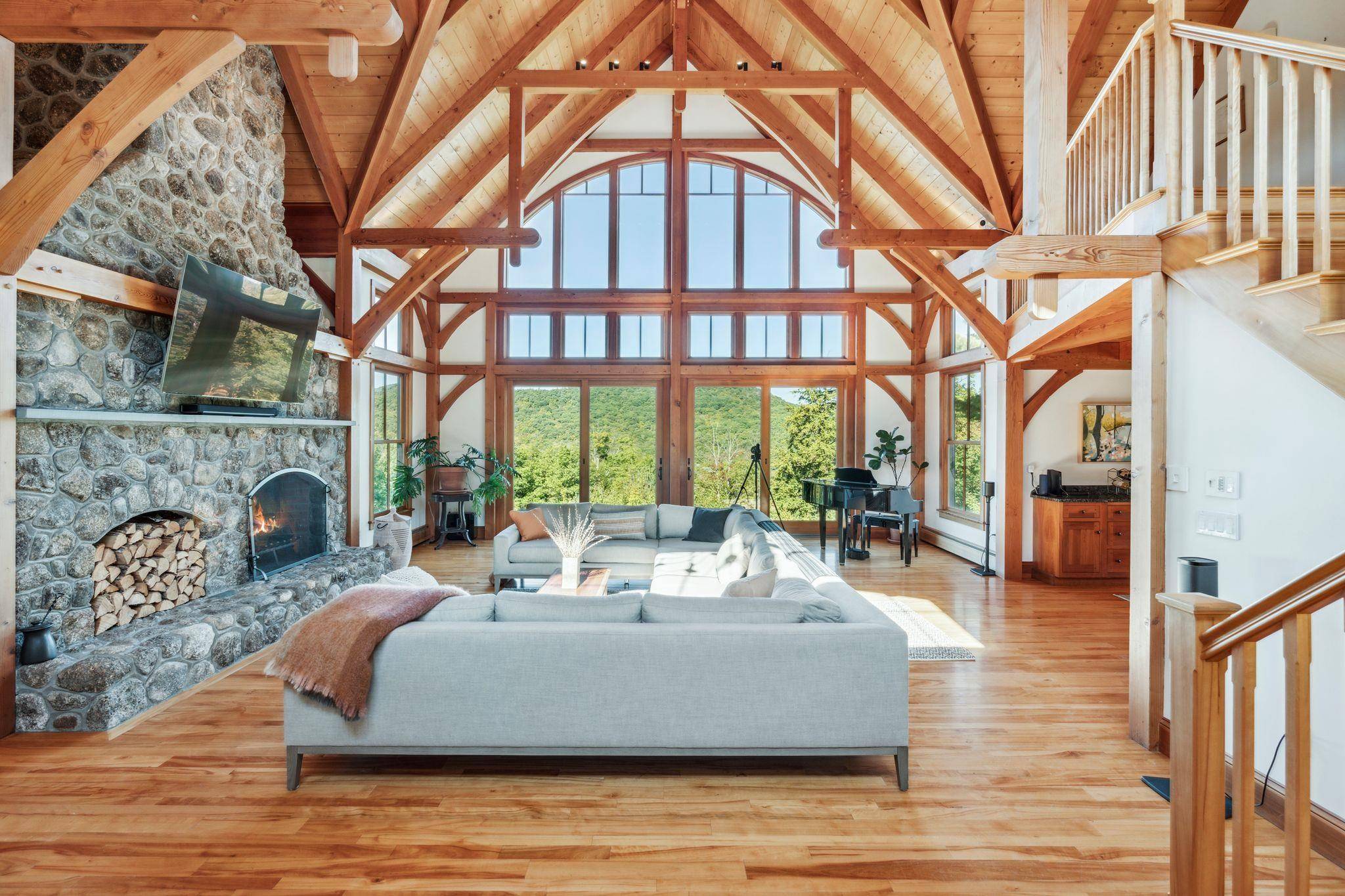 Bradford, NH 03221,338 East Washington RD