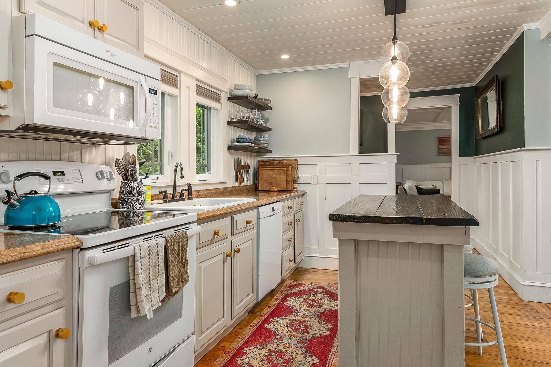 Kittery, ME 03904,121 Whipple RD