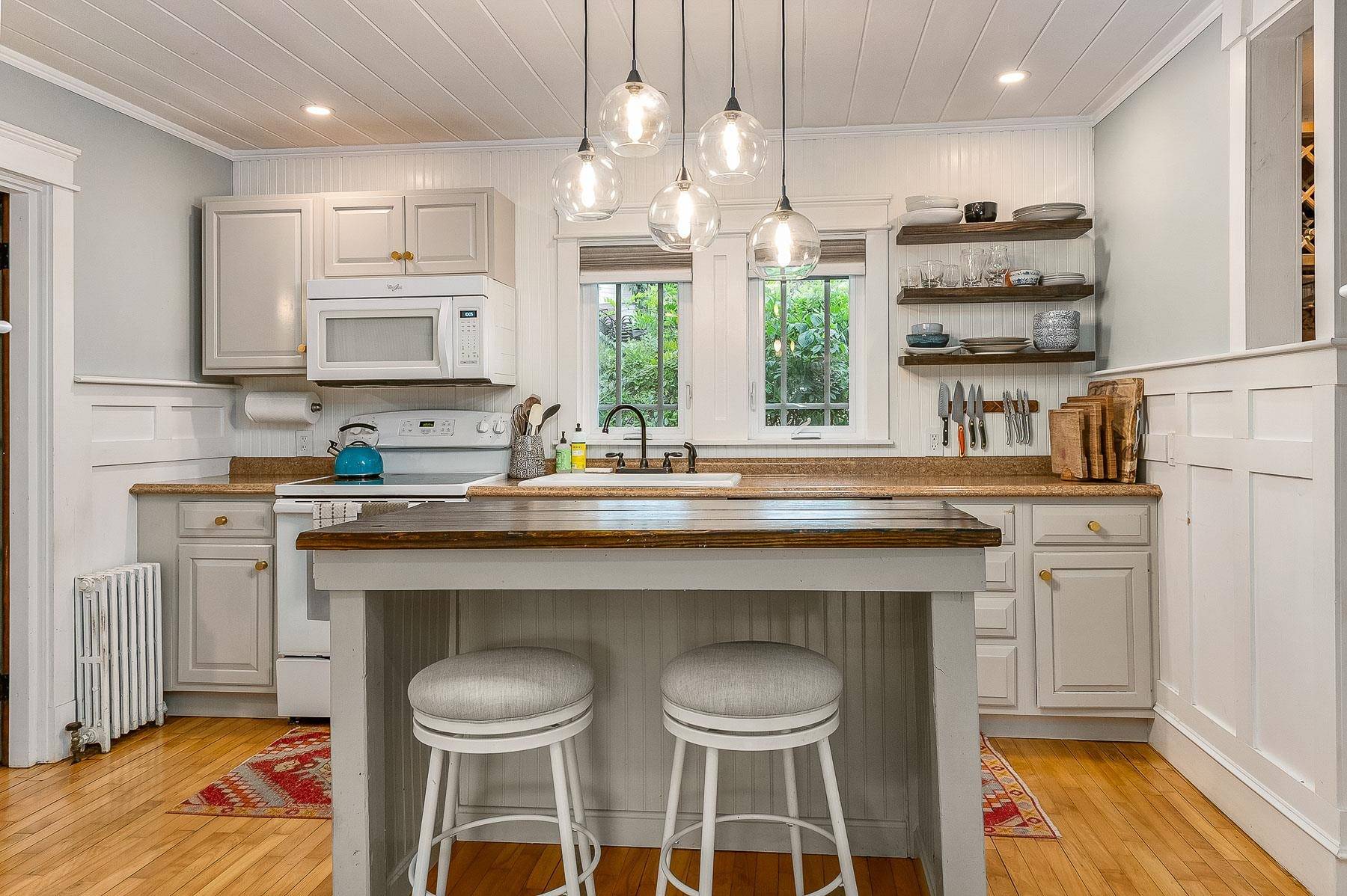 Kittery, ME 03904,121 Whipple RD