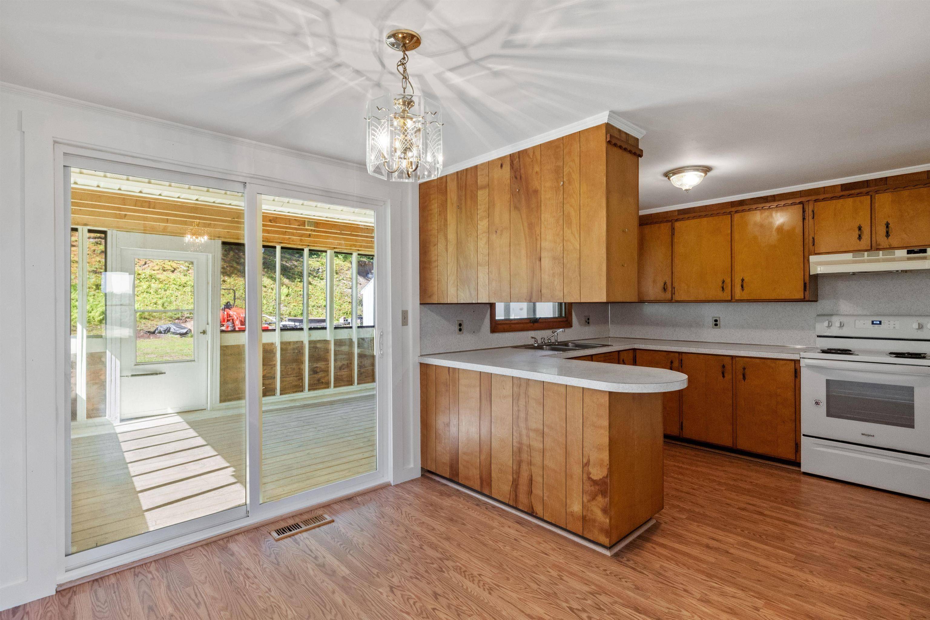 Franklin, NH 03235,142 Hill RD