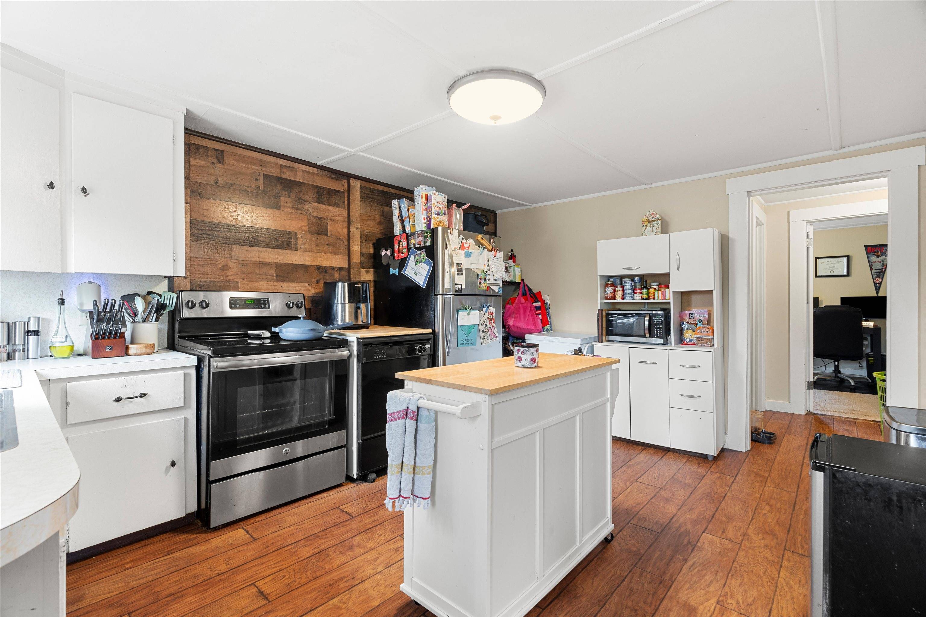 Franklin, NH 03235,17 Lawson AVE