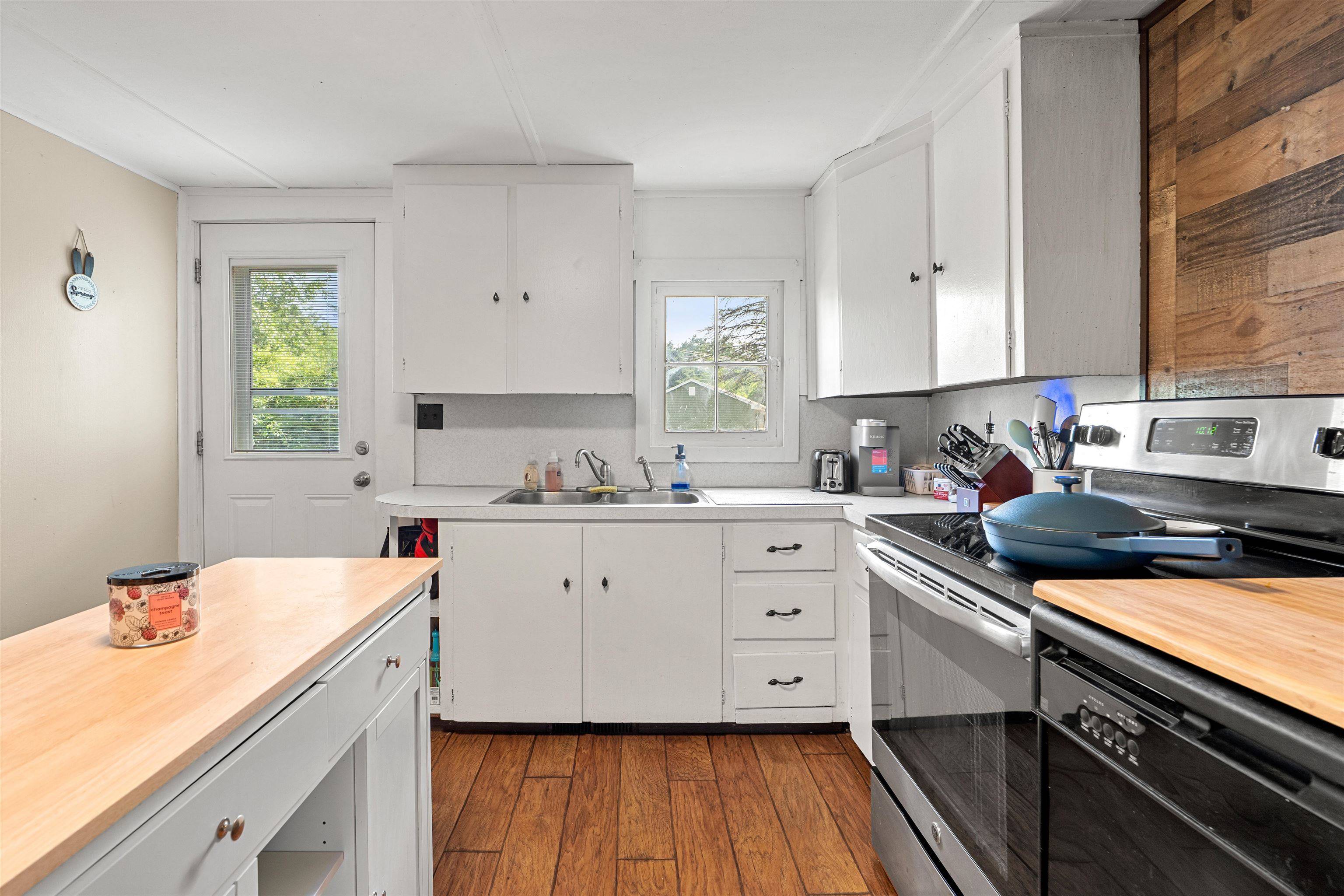 Franklin, NH 03235,17 Lawson AVE