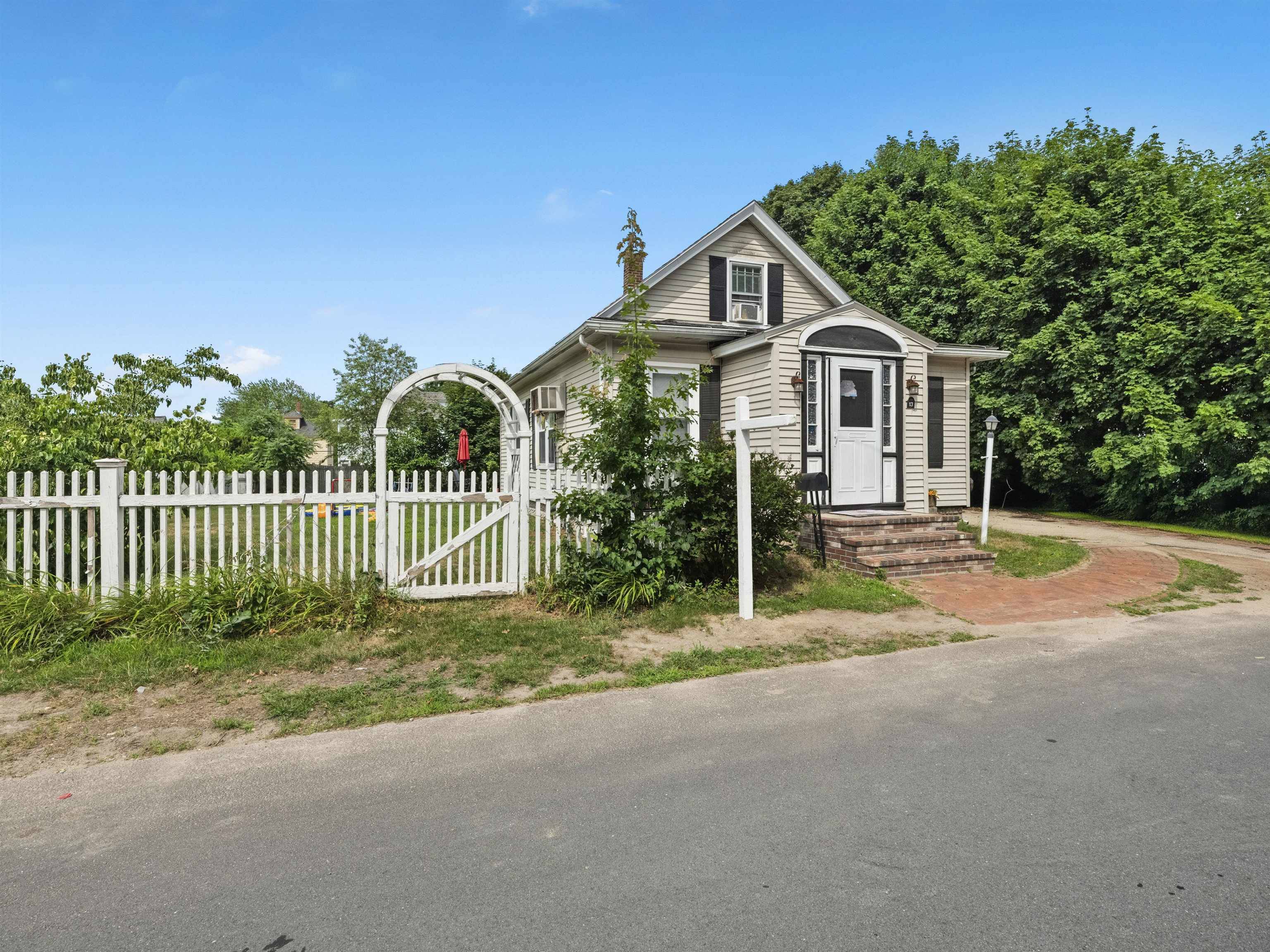 Nashua, NH 03060,13 Wason AVE