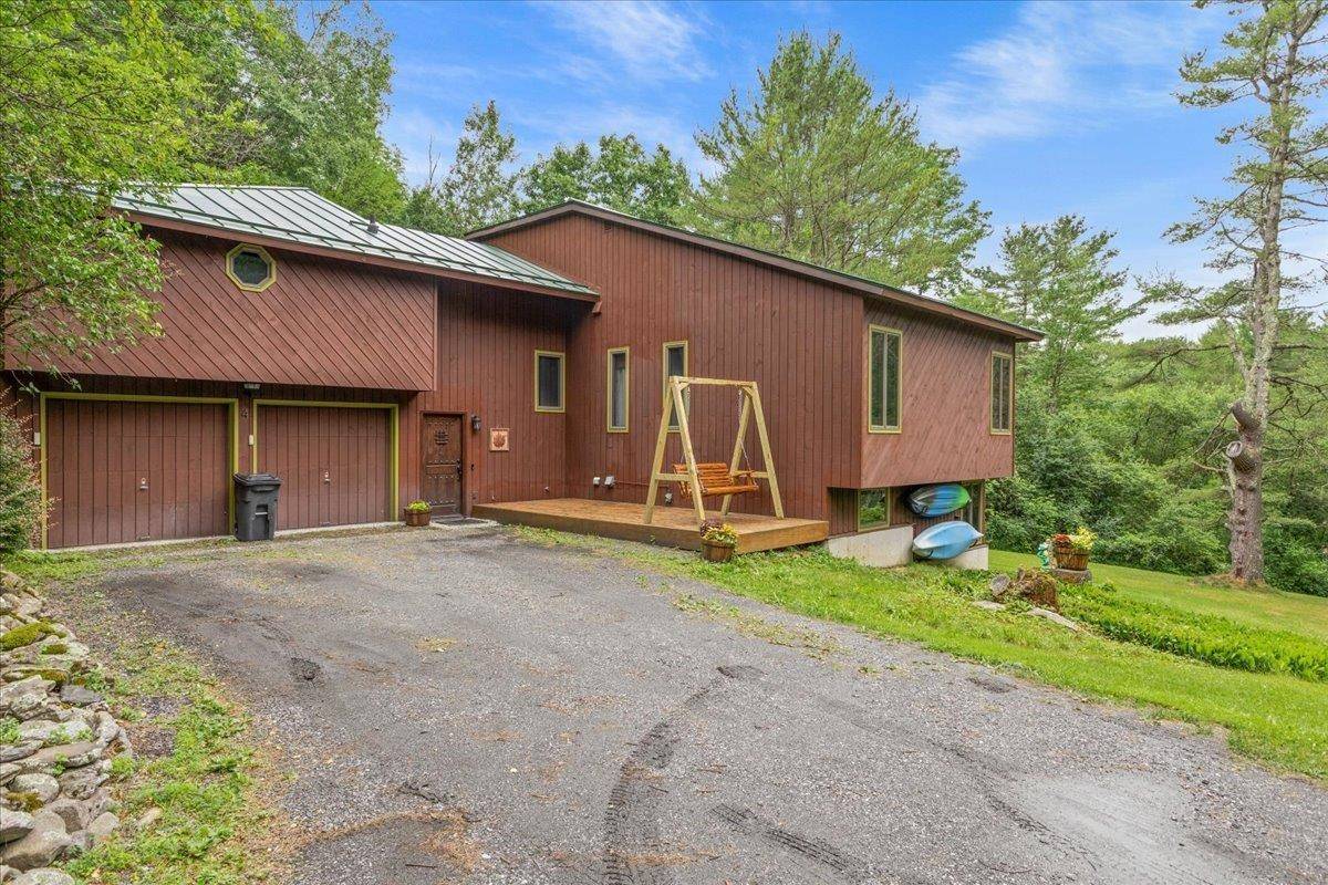 Westford, VT 05494,4 Forest LN