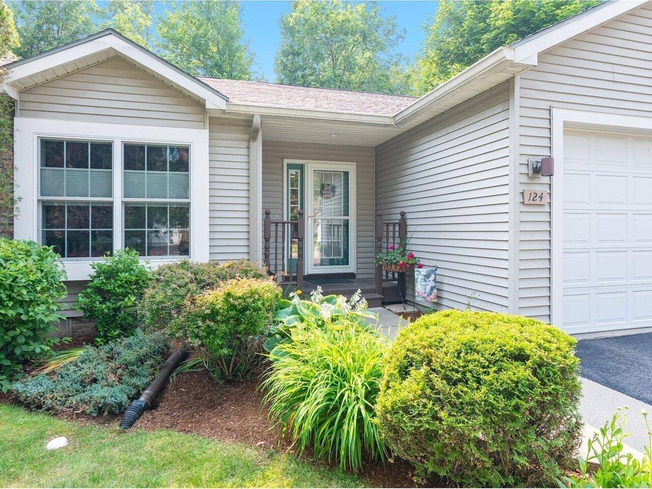 Williston, VT 05495,124 Honeysuckle LN