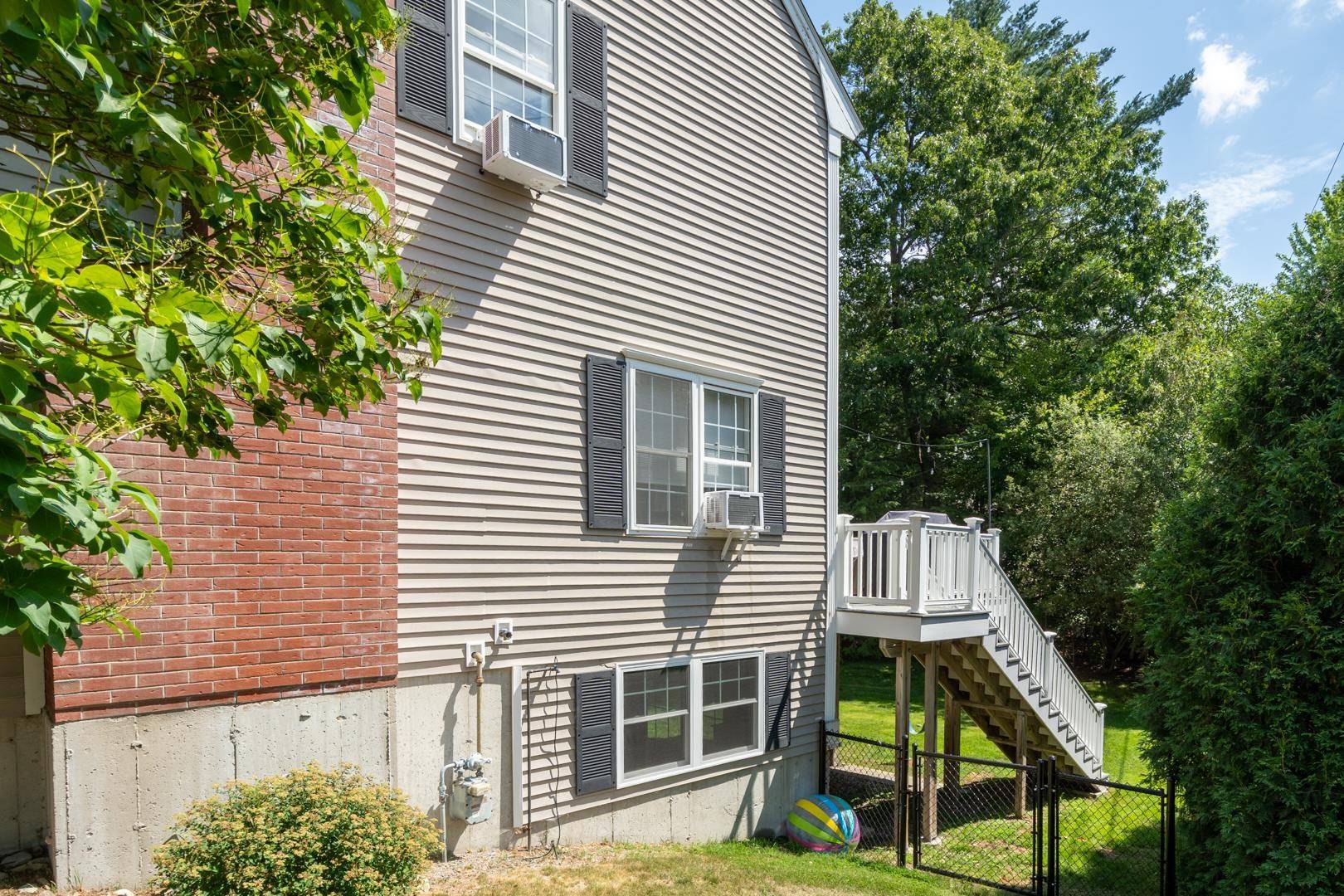 Seabrook, NH 03874,23 Greenleaf DR