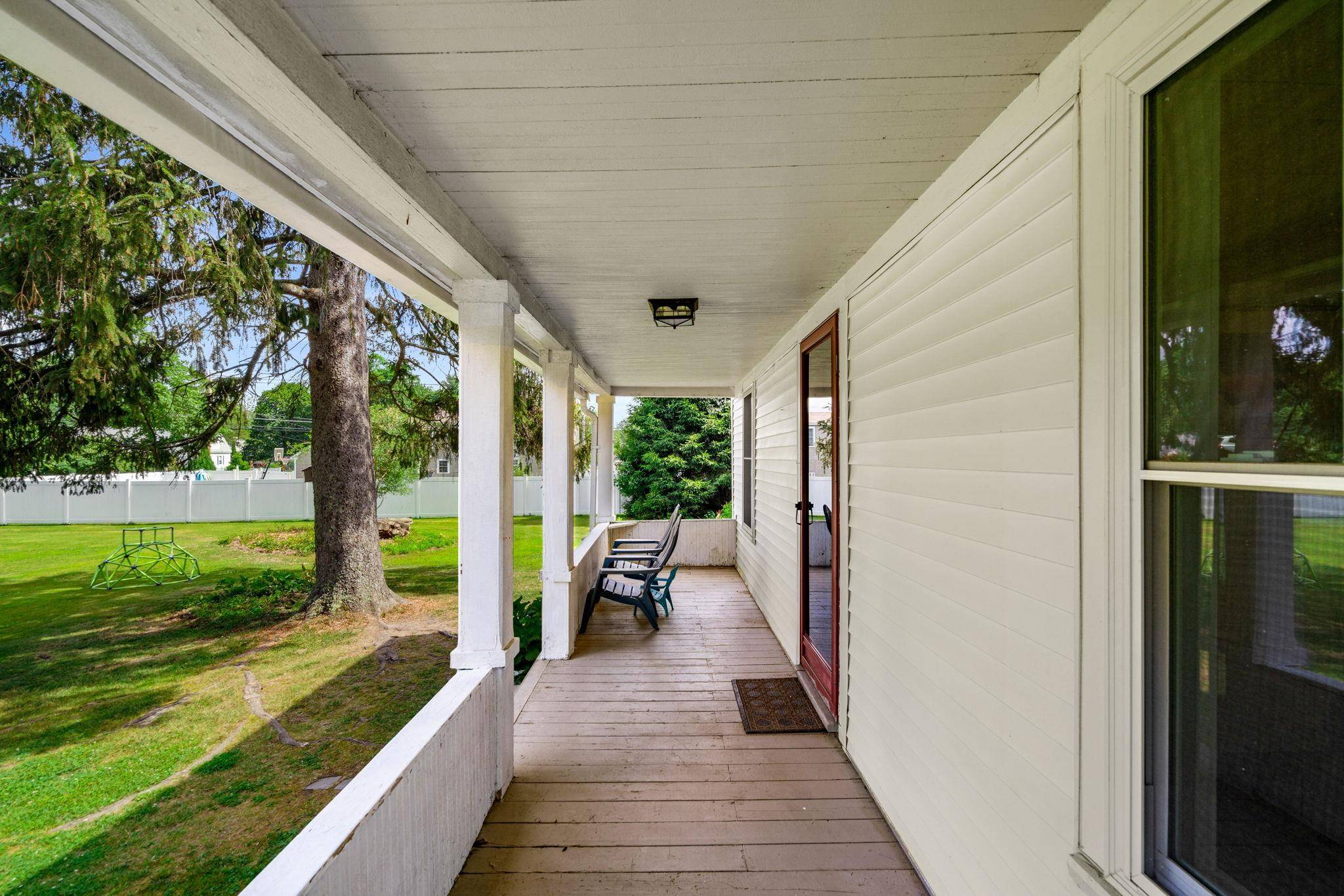 Exeter, NH 03833,4 Penn LN