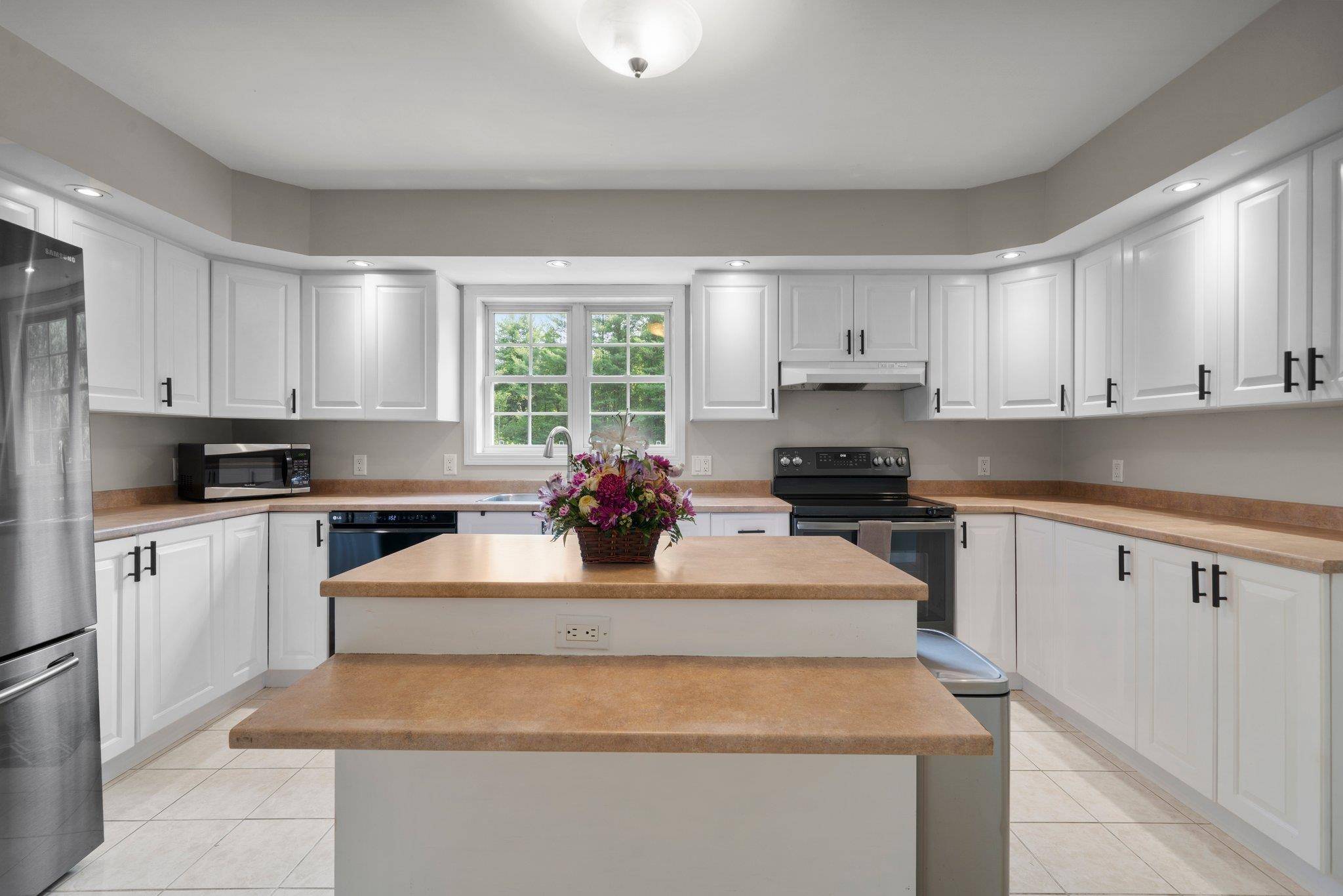 Concord, NH 03303,31 Villanova DR