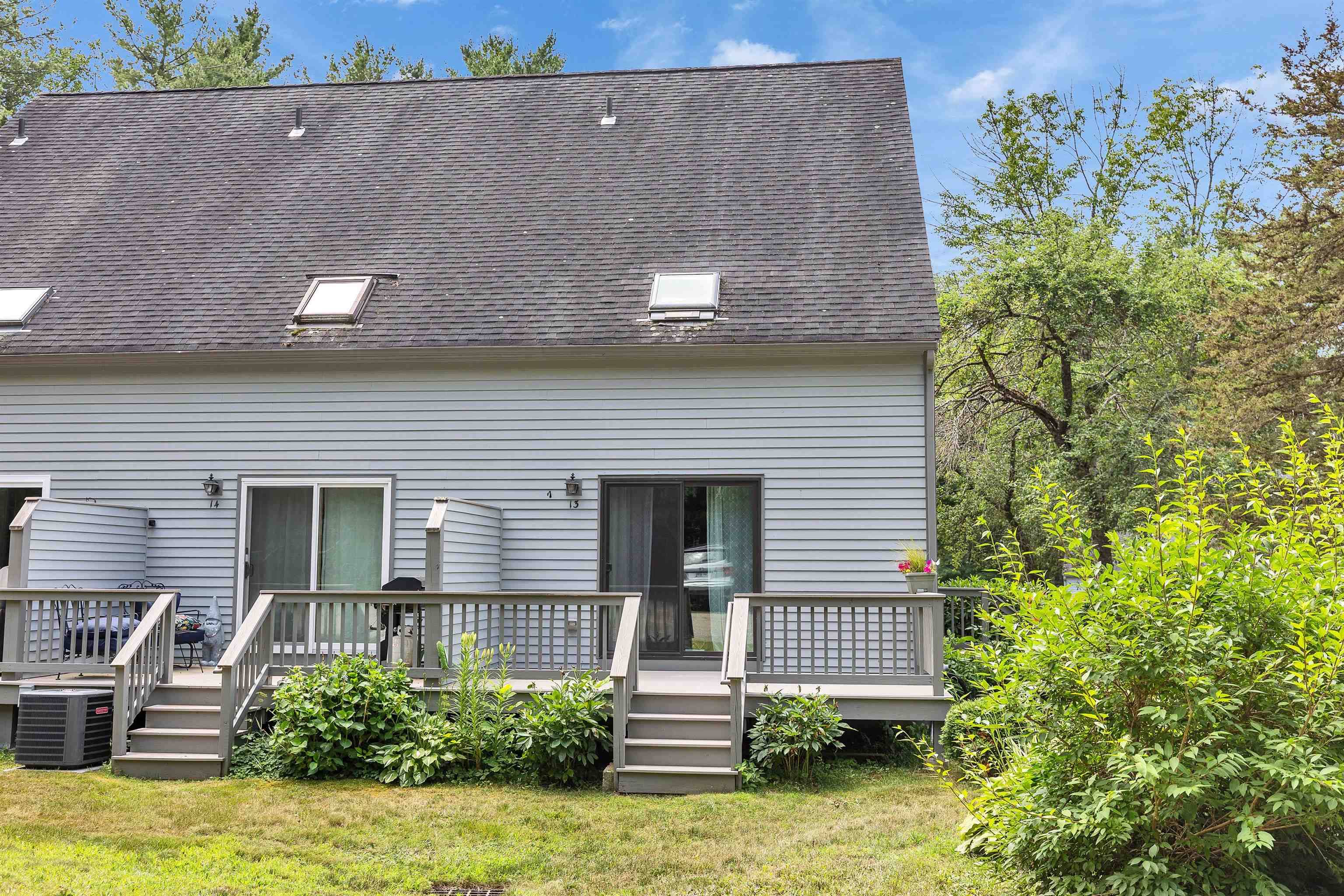 Stratham, NH 03885,13 Glengarry DR
