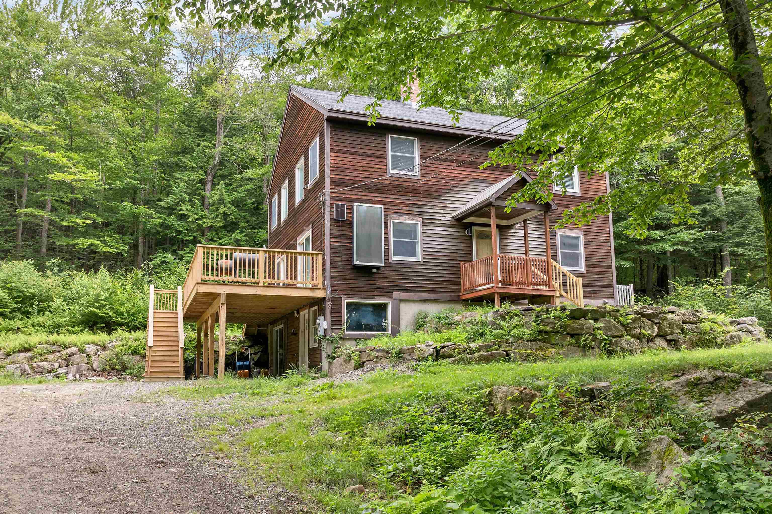 New Hampton, NH 03256,562 Straits RD