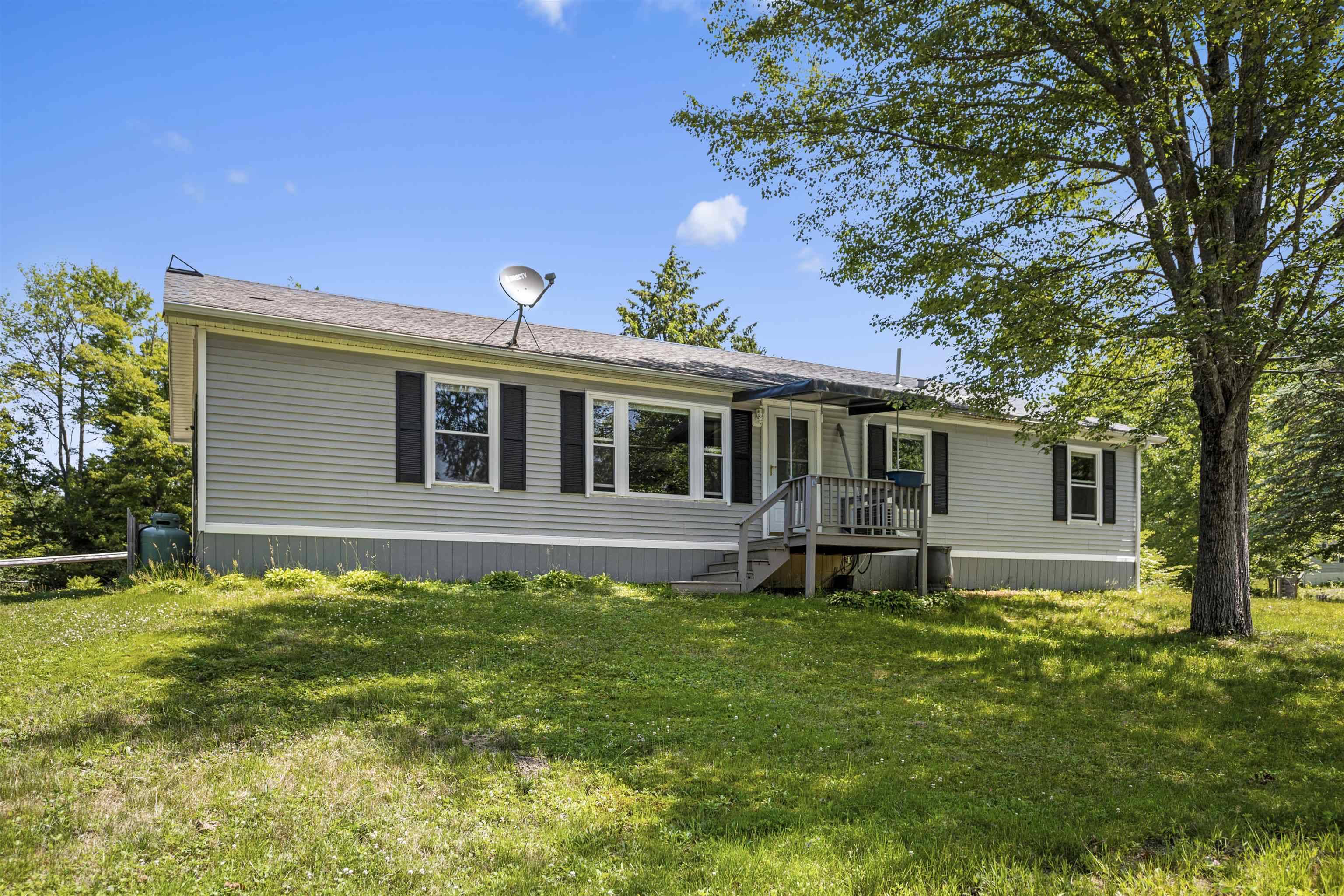 Tuftonboro, NH 03816,82 Spruce DR