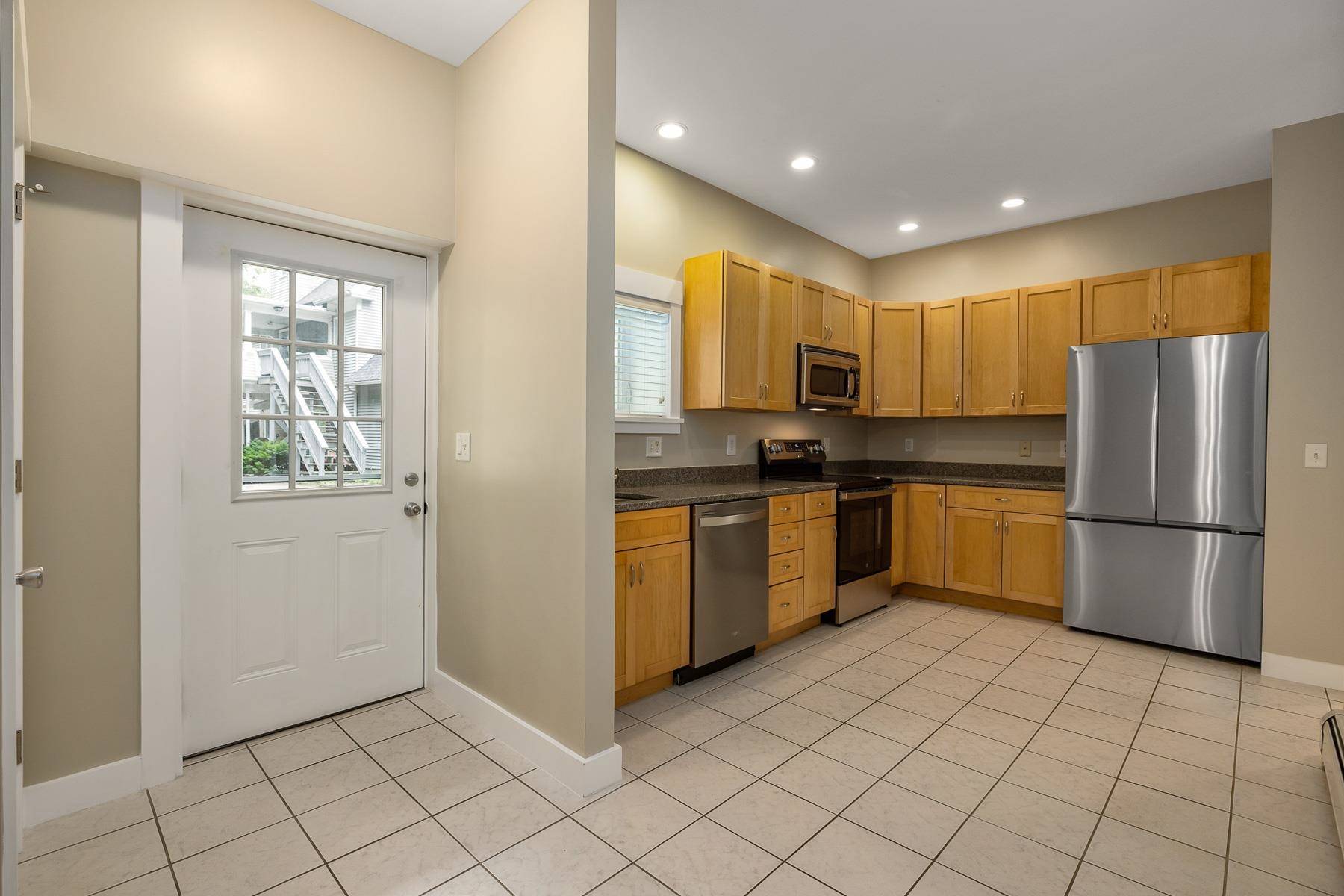 Dover, NH 03820,34 Floral AVE #6