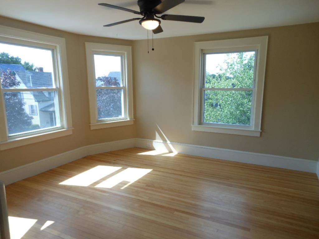 Manchester, NH 03104,677 Belmont ST