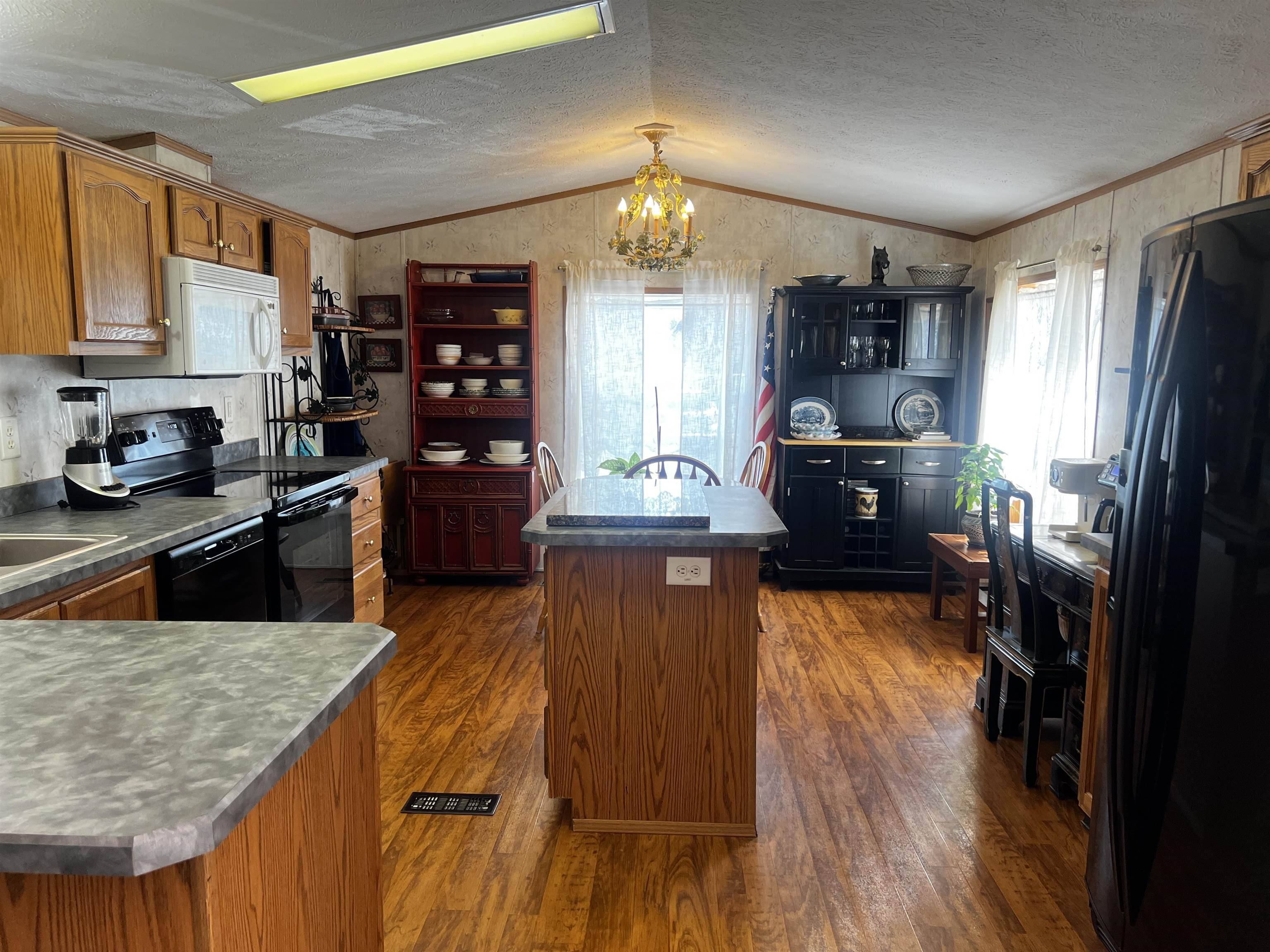 Keene, NH 03431,33 Oriole AVE