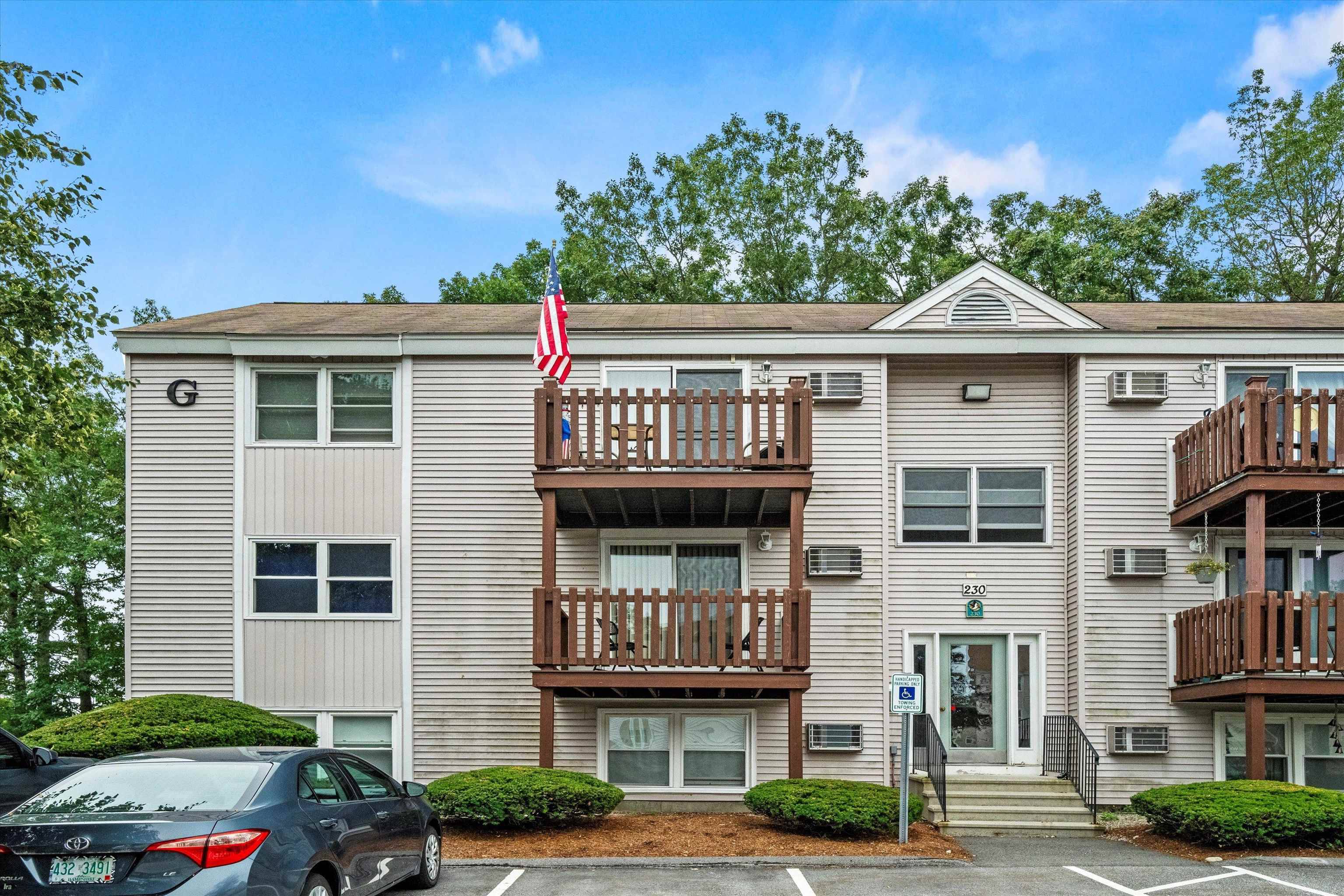 Manchester, NH 03103,230 Circle RD #2