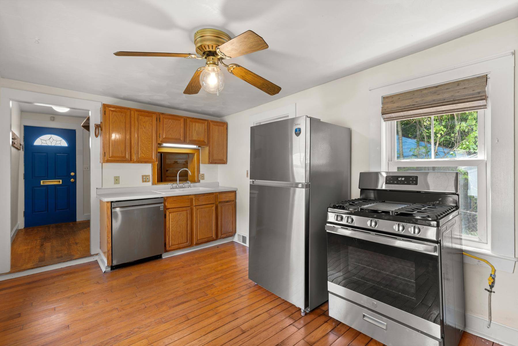 Rochester, NH 03867,23 Pine ST