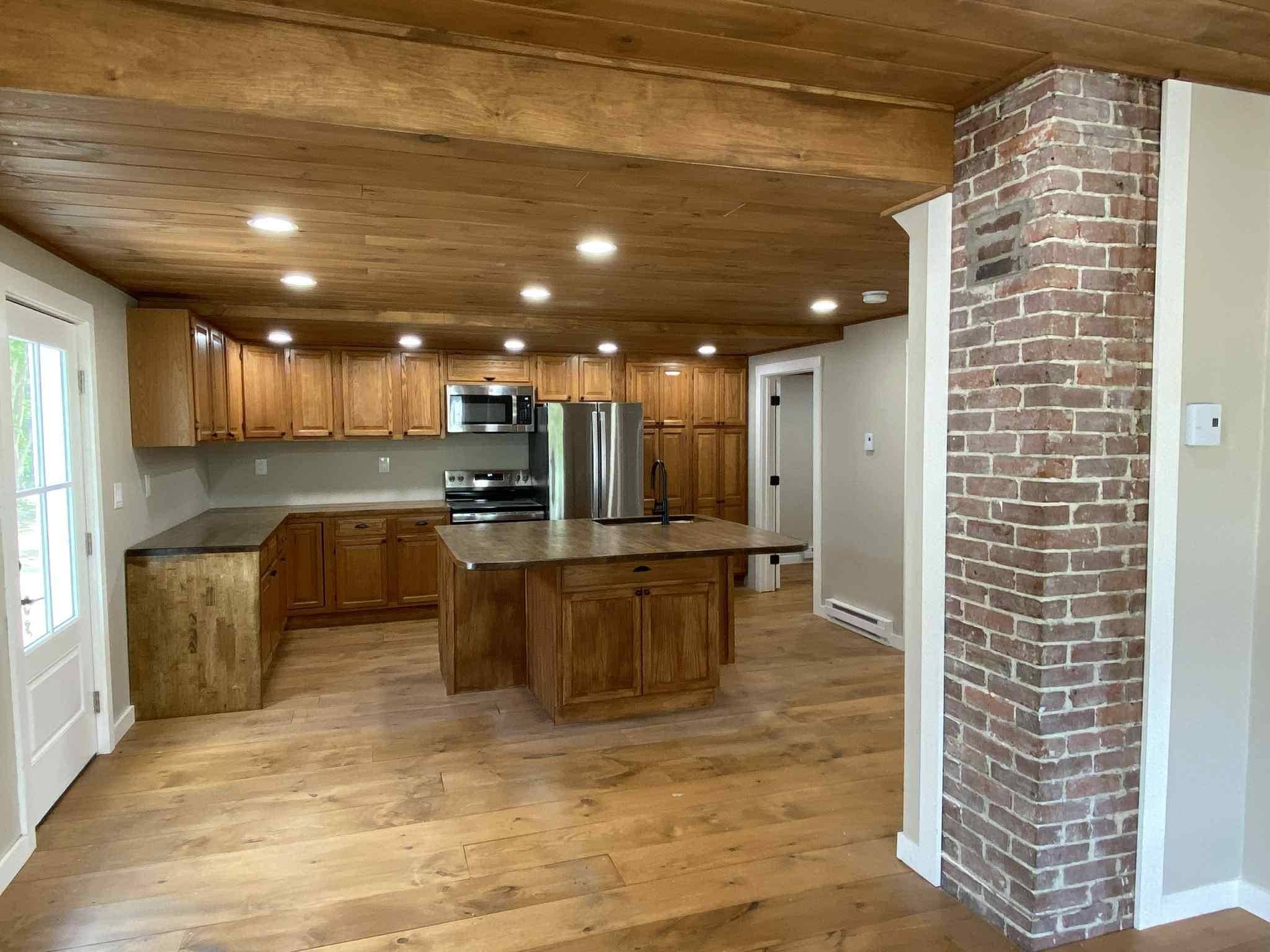 Littleton, NH 03561,190 Washington ST