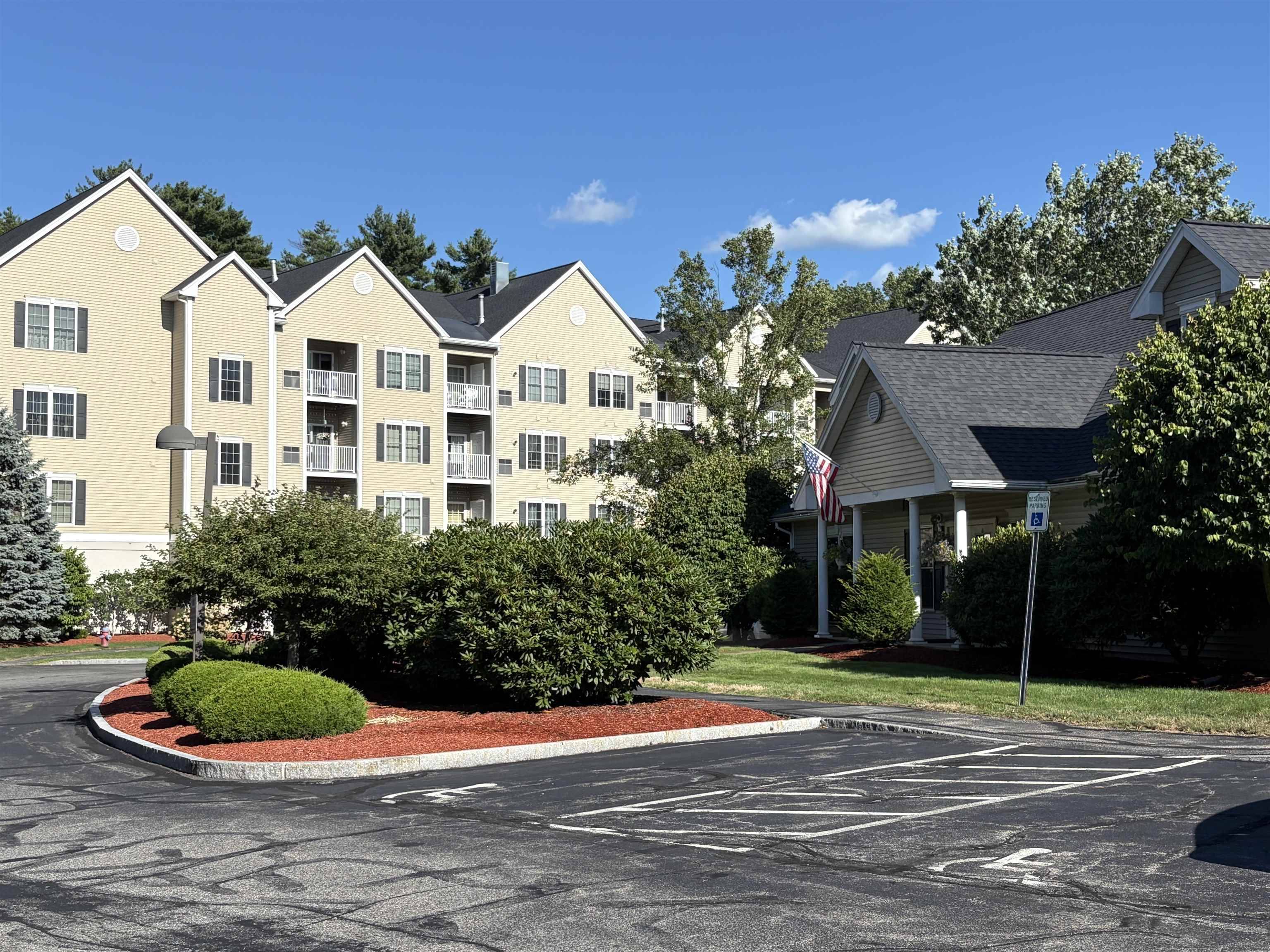 Salem, NH 03079,59 Cluff RD #16