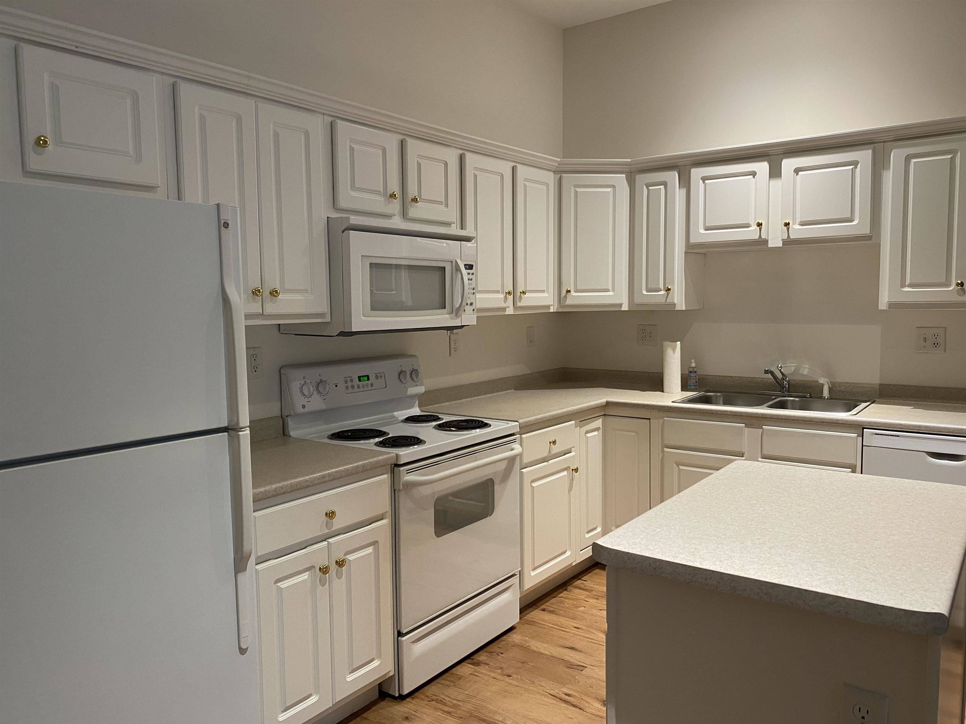 Salem, NH 03079,59 Cluff RD #16