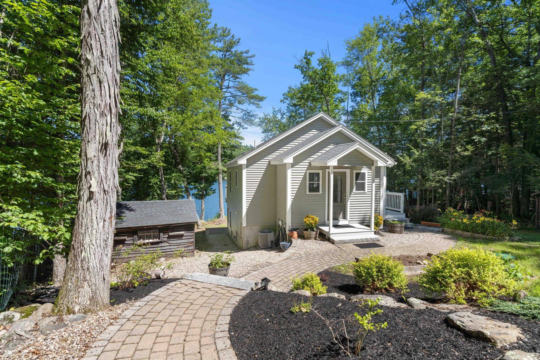 Barrington, NH 03825,252 Flower DR