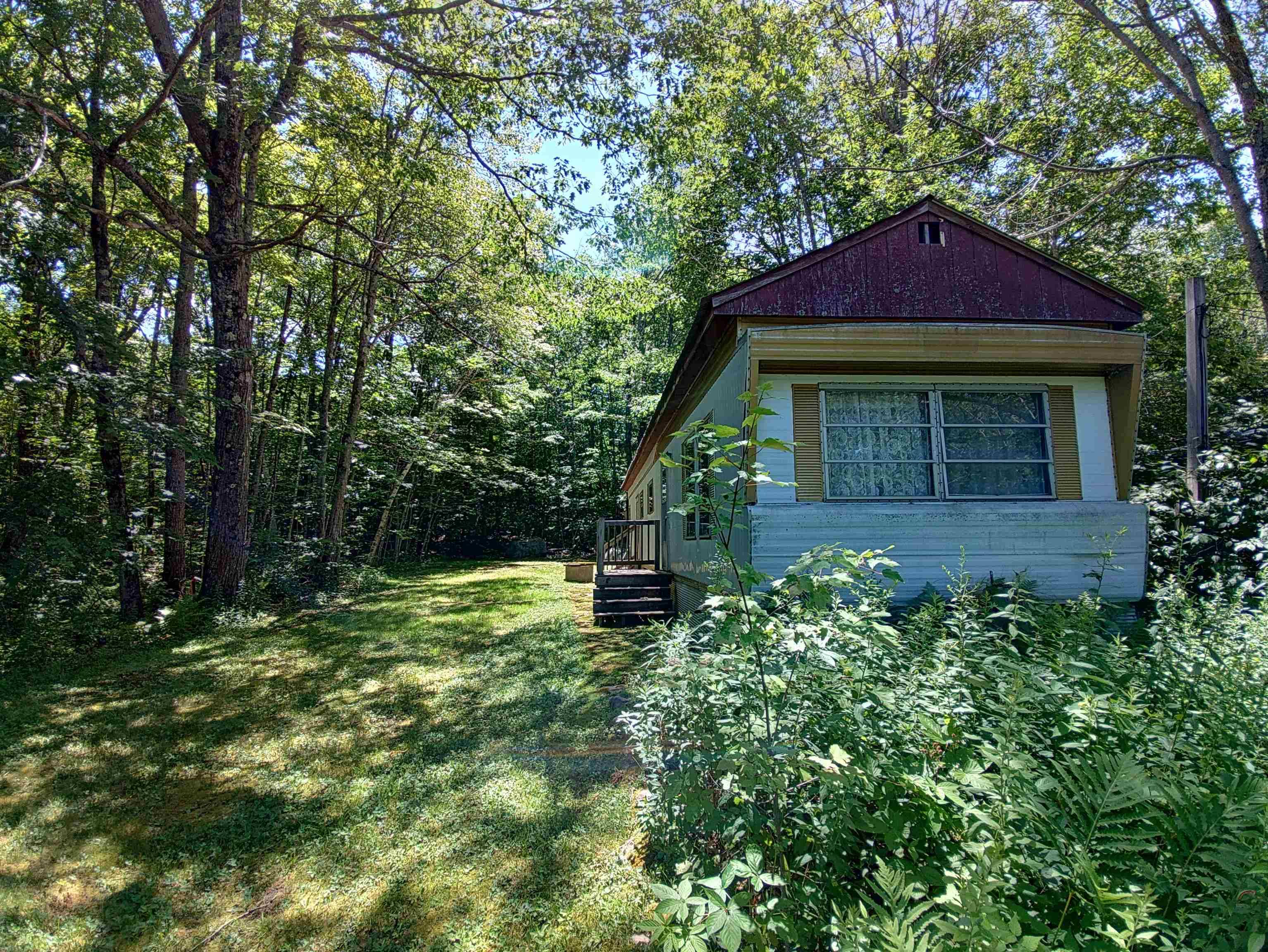 Sunapee, NH 03782,552 Route 103 RD