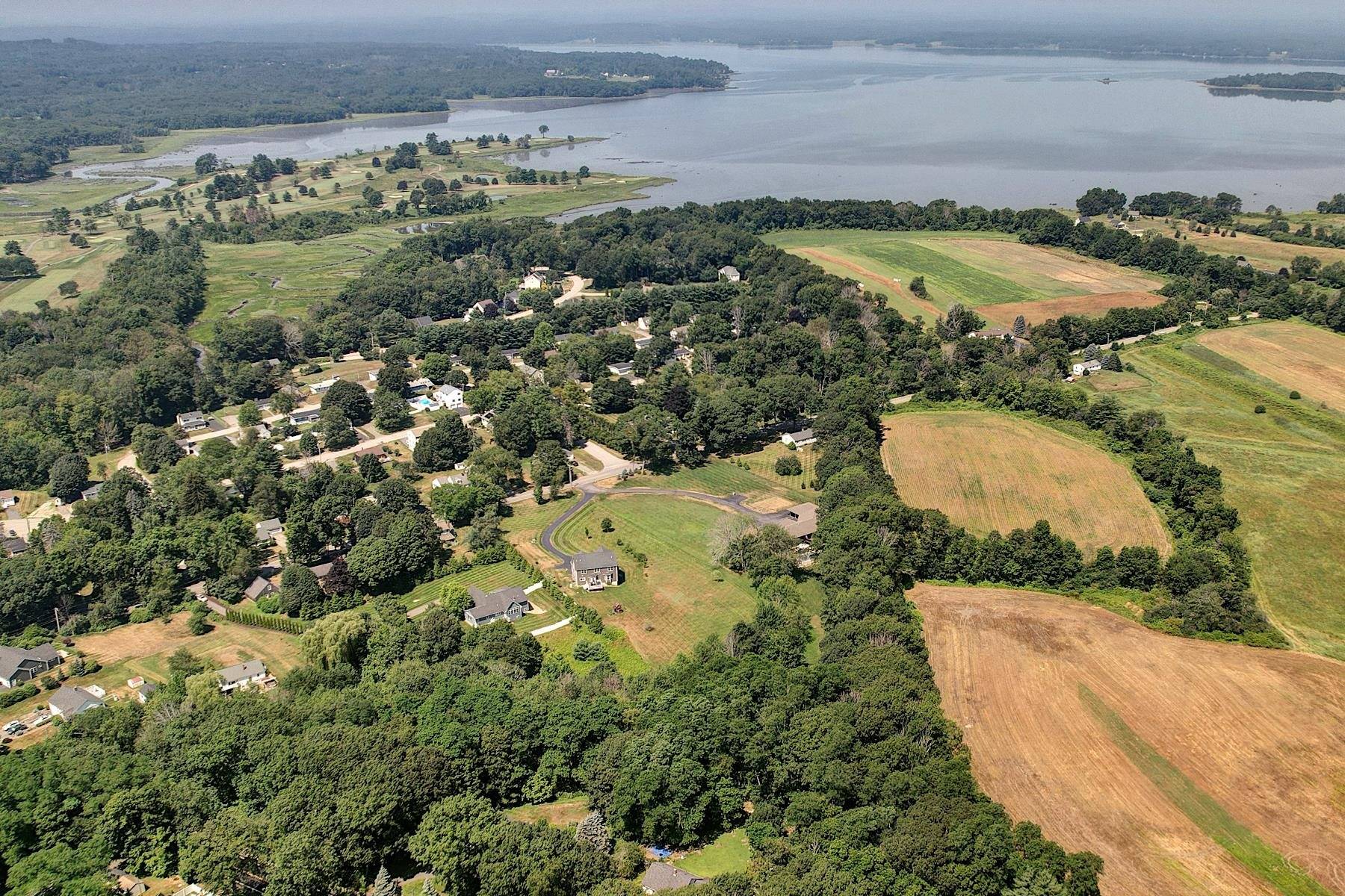 Greenland, NH 03840,16 Newington RD
