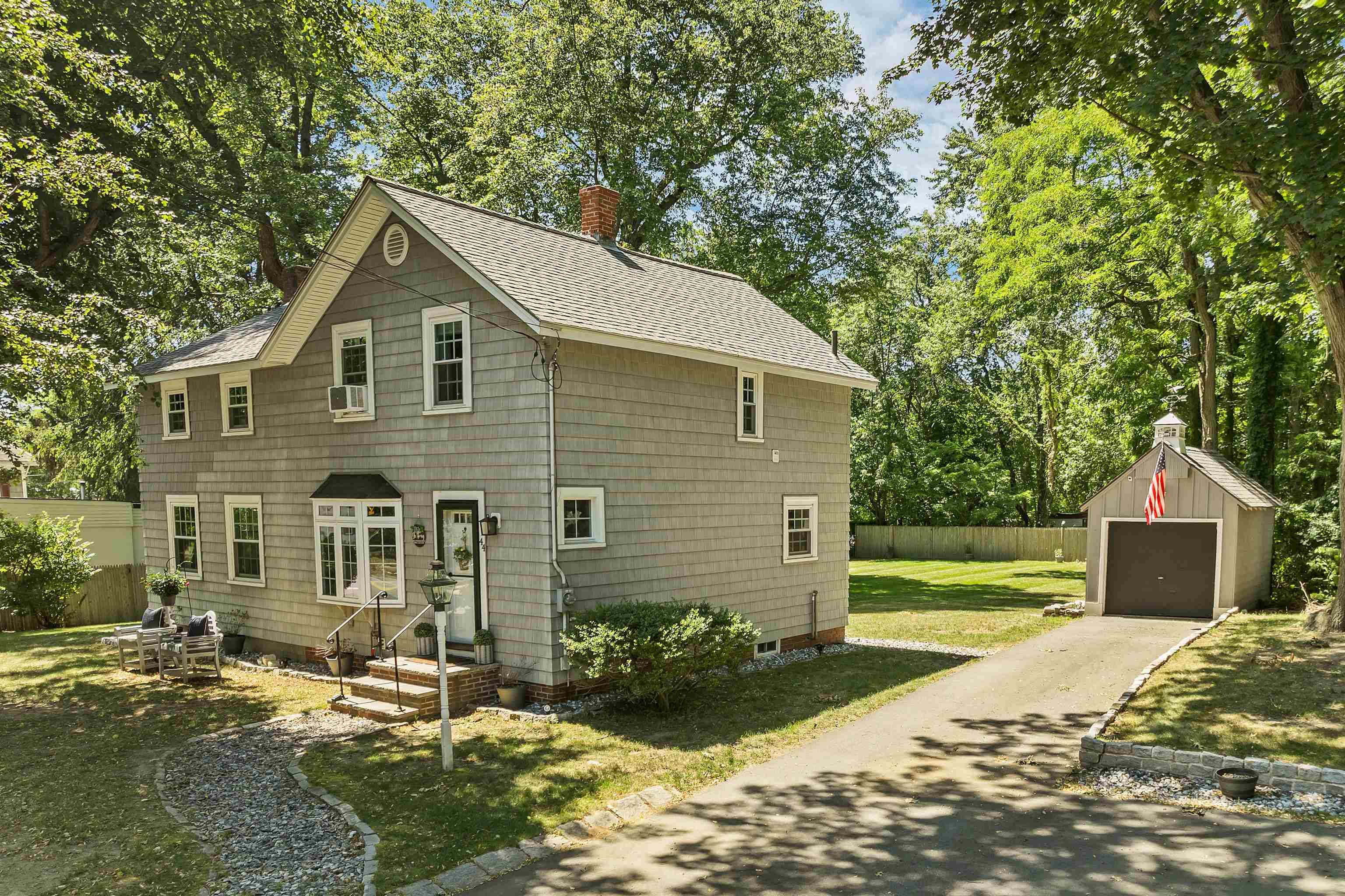 Plaistow, NH 03865,44 Main ST
