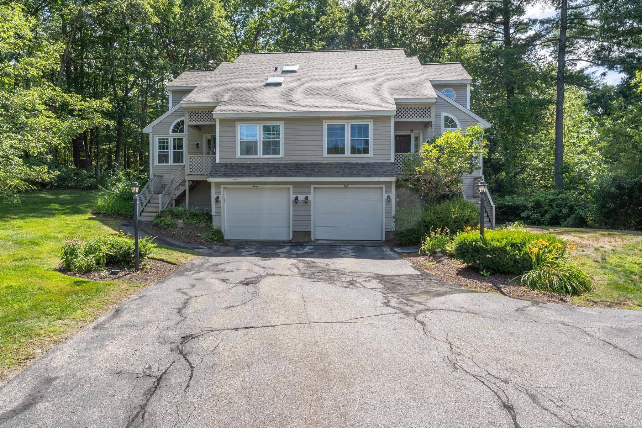 Hooksett, NH 03106,2 Wedgewood CIR #8