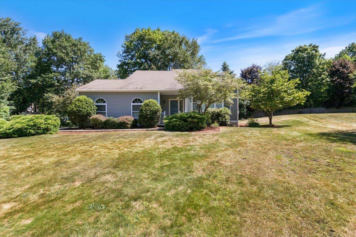 Derry, NH 03038,5 Coventry LN