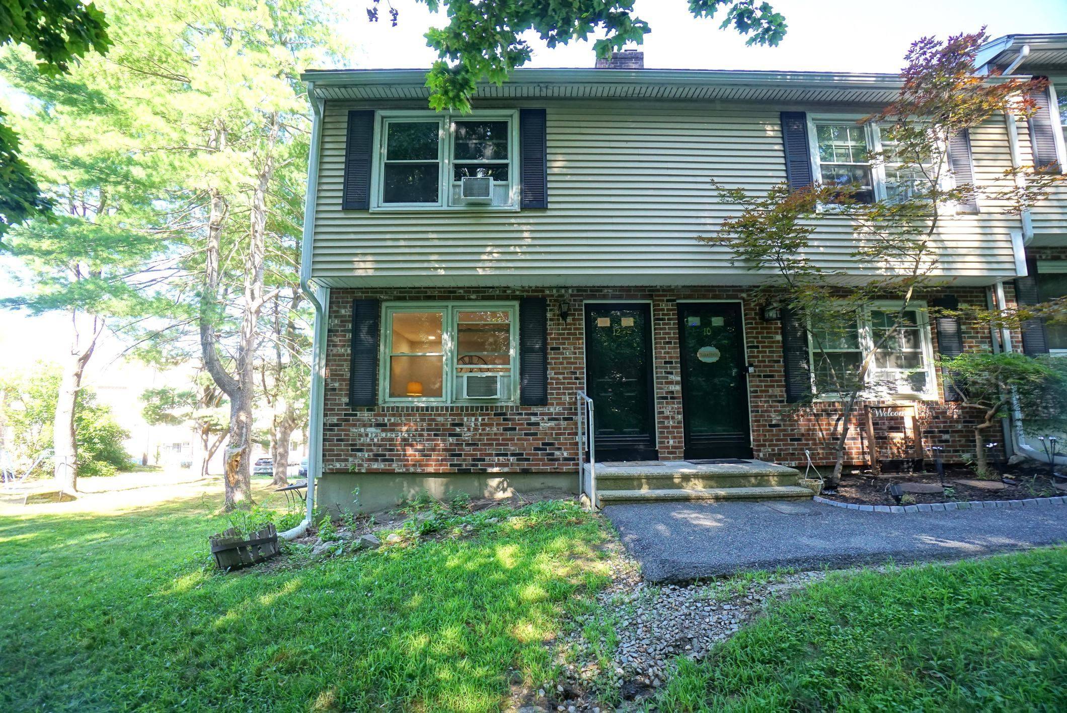 Manchester, NH 03104,12 Picadilly CT