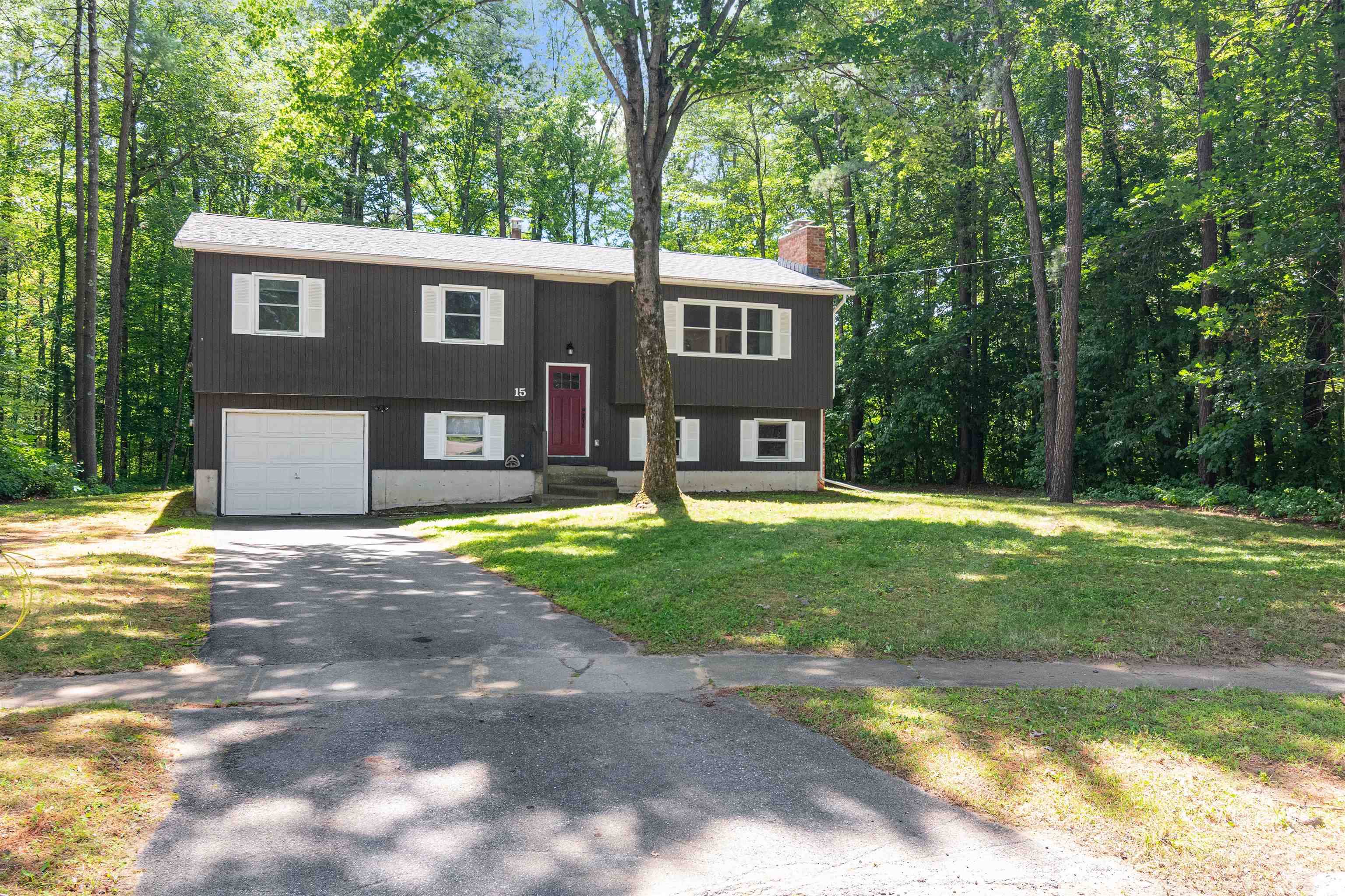 Essex, VT 05452,15 Kimberly DR