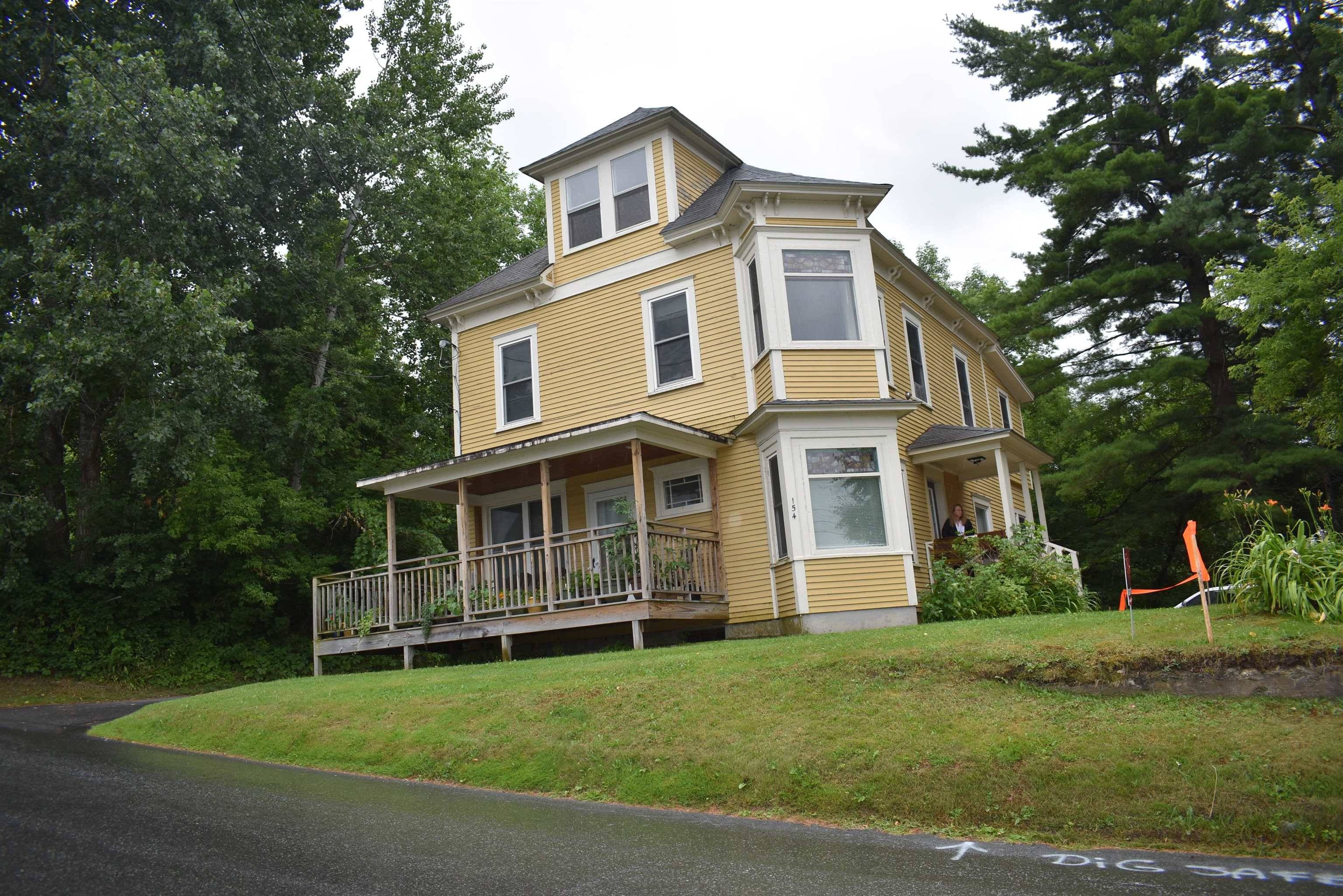 Newport City, VT 05855,154 Mount Vernon ST