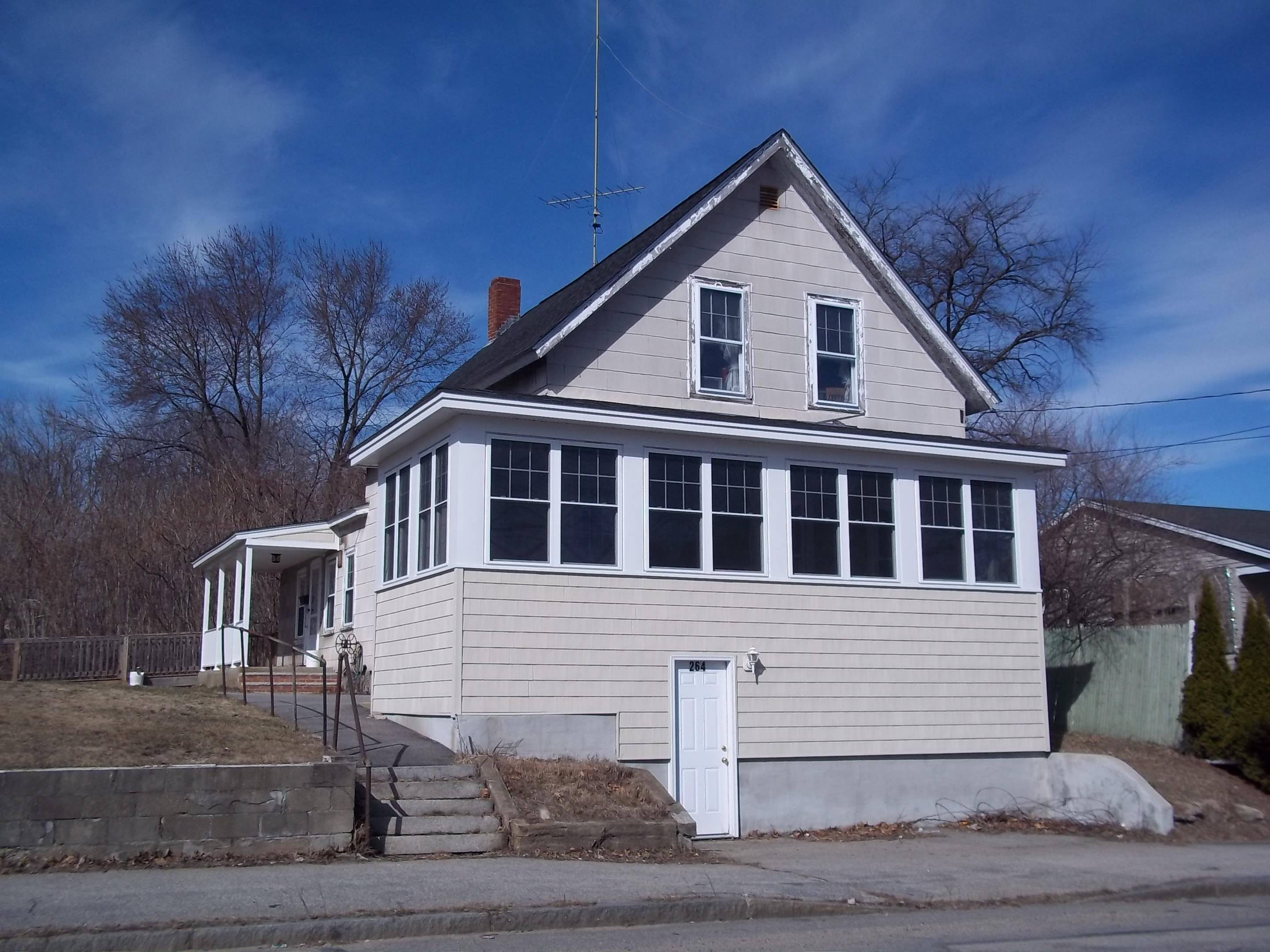 Manchester, NH 03103,264 Calef RD