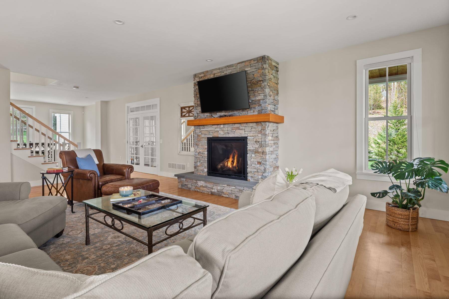 Stowe, VT 05672,56 Francis LN