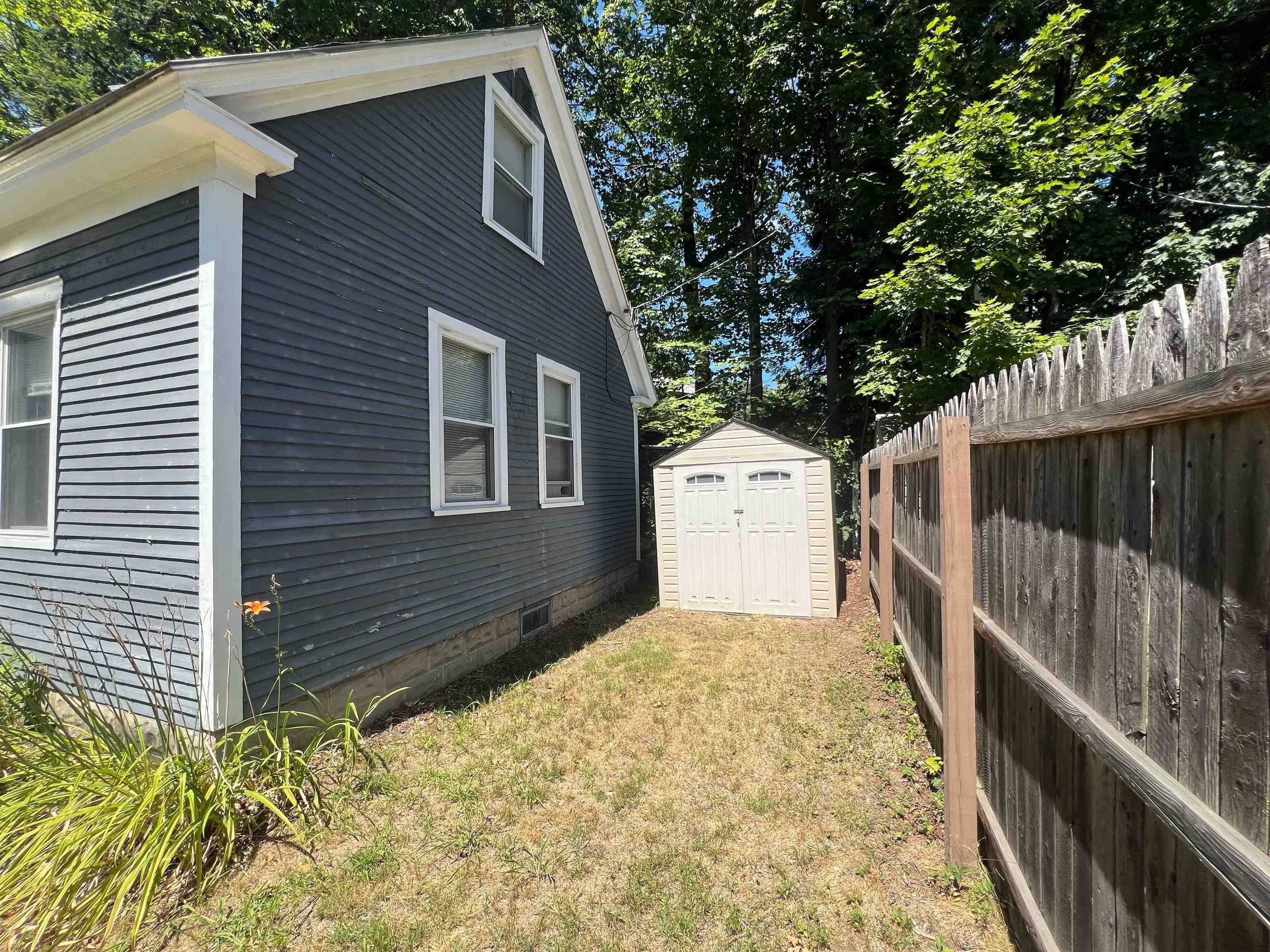 Claremont, NH 03743,11 Longwood PL