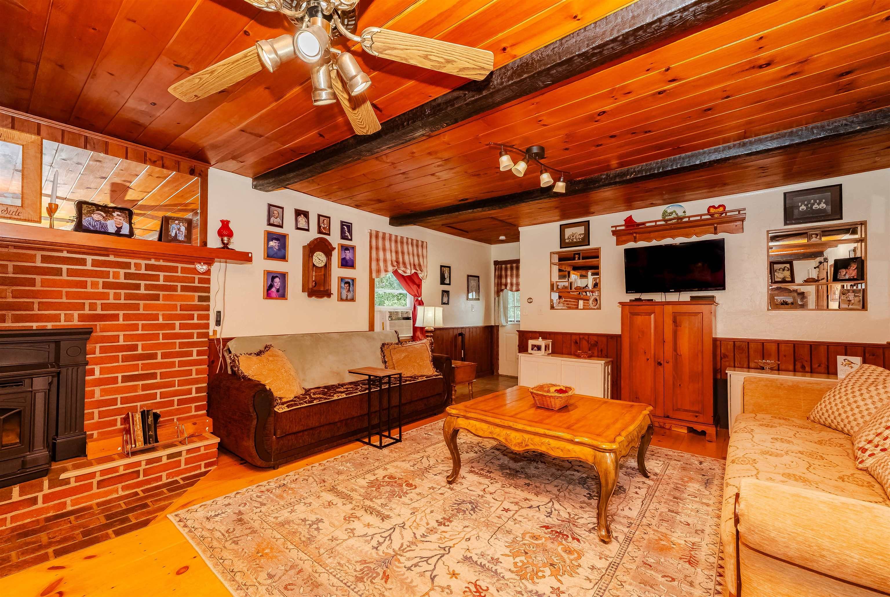 Rochester, NH 03867,19 Haig ST