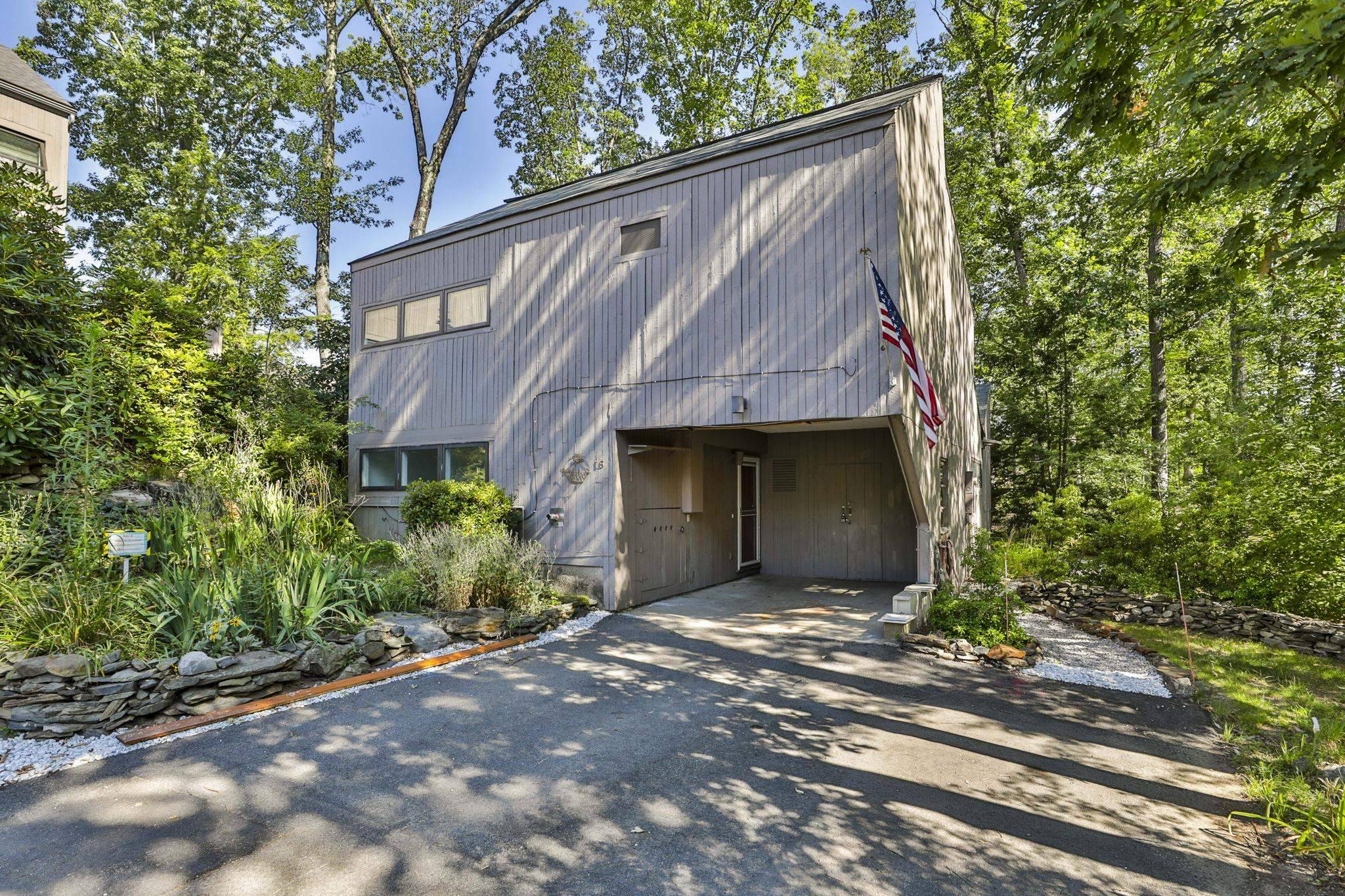 Nashua, NH 03063,111 Coburn AVE #16 Coburn Woods