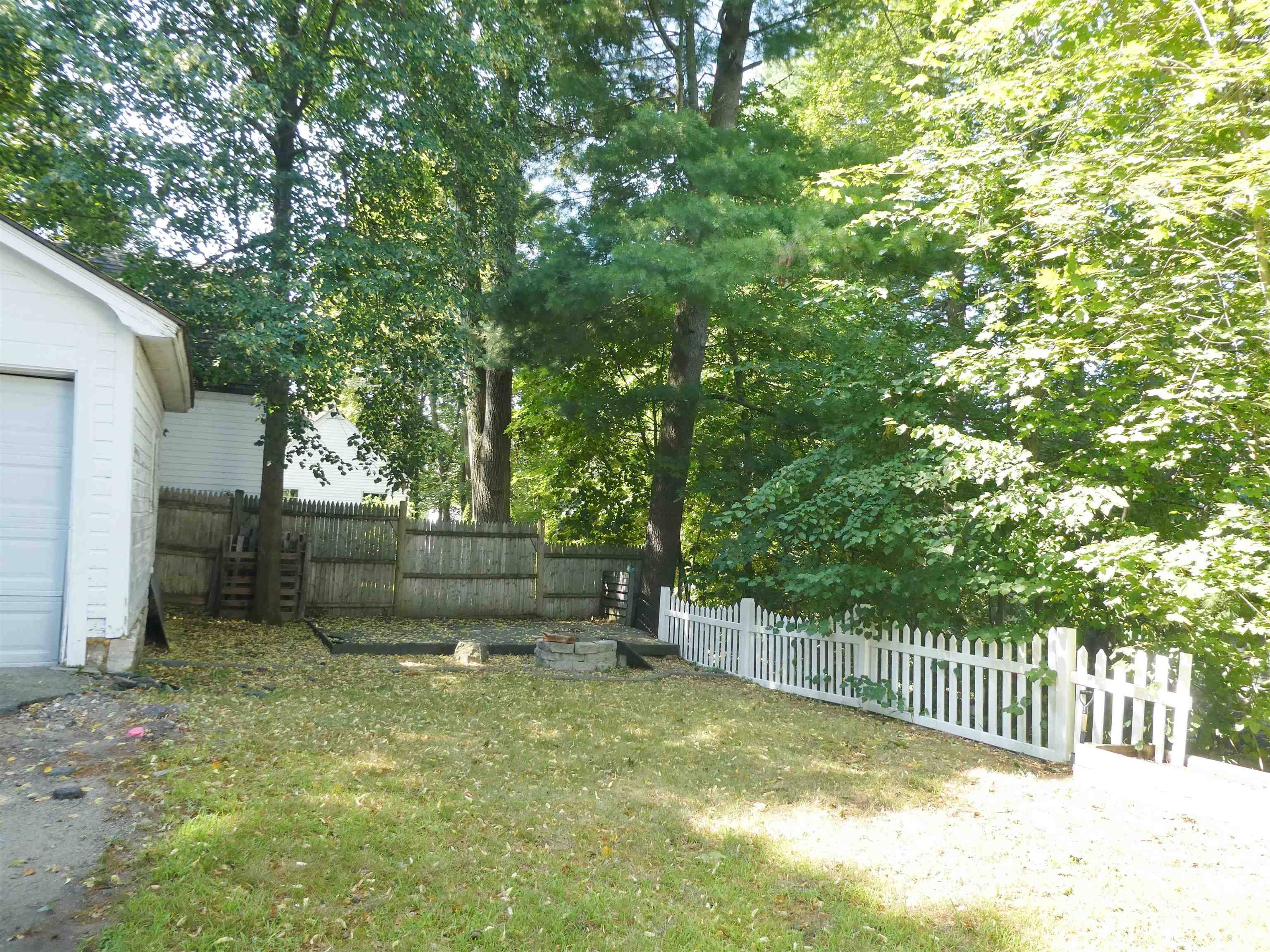 Manchester, NH 03104,461 LOWELL ST