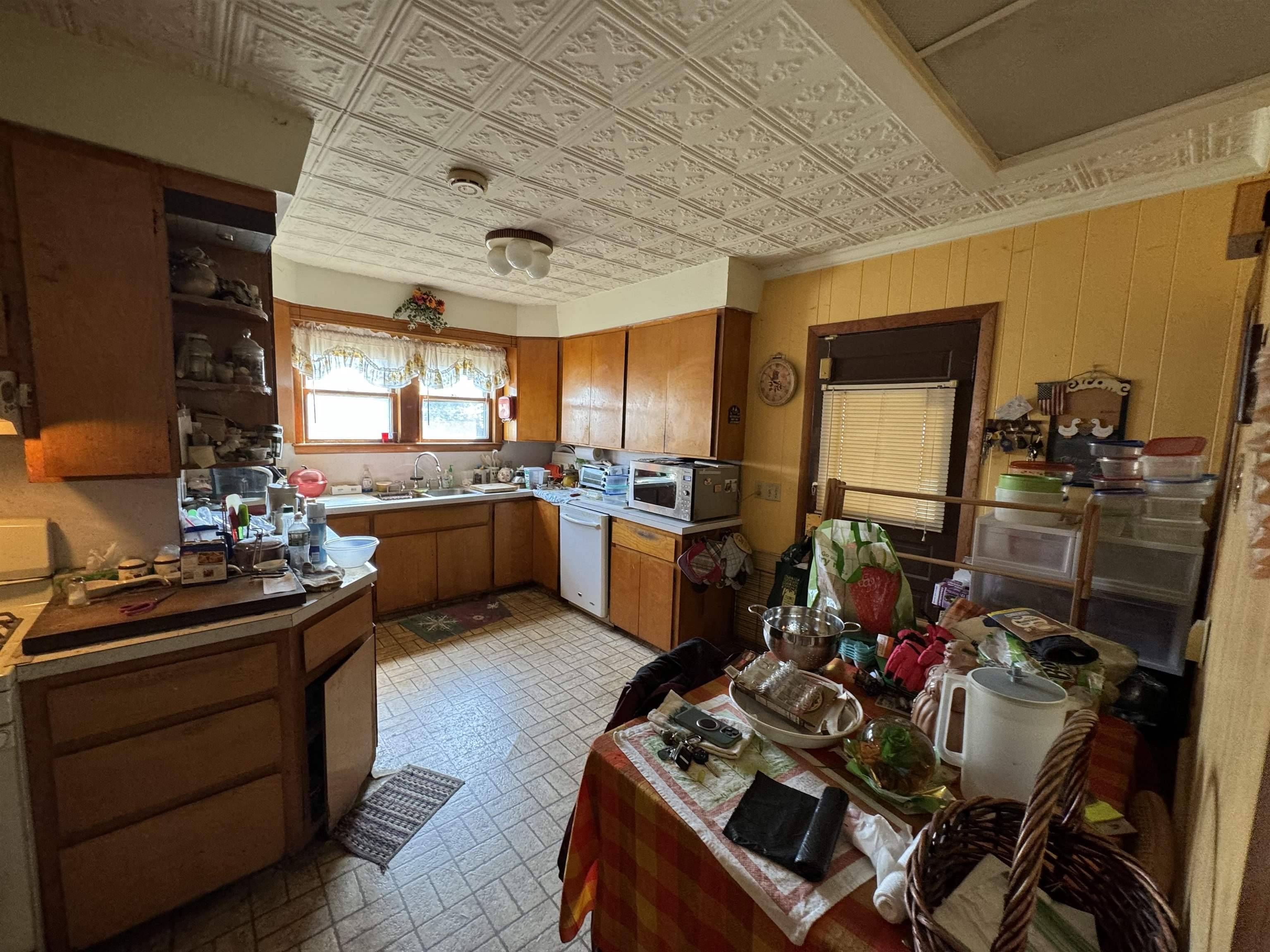 Nashua, NH 03060-6429,146 1/2 Chestnut ST